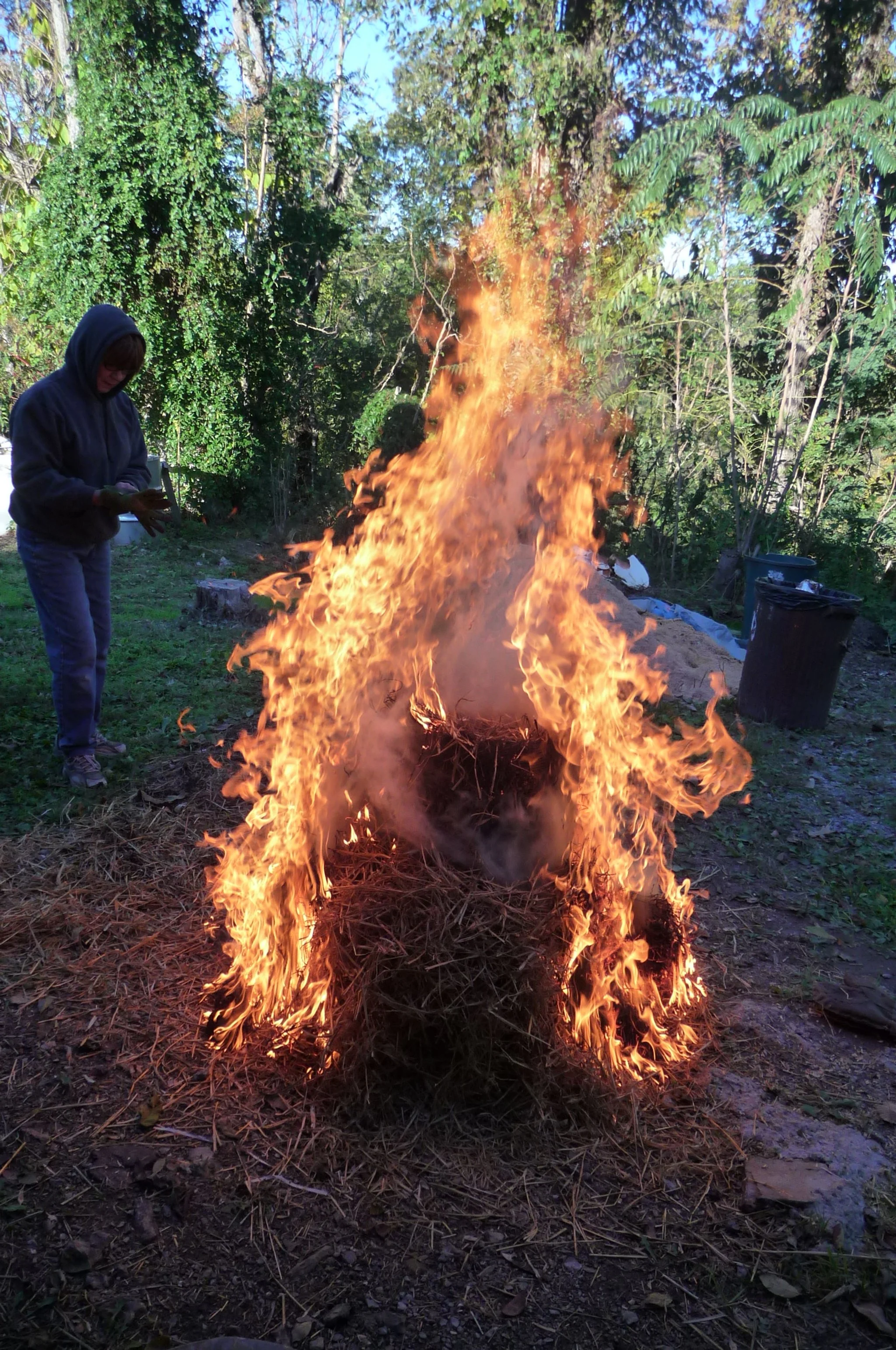 LARGE STRAW FIRE 002.jpg