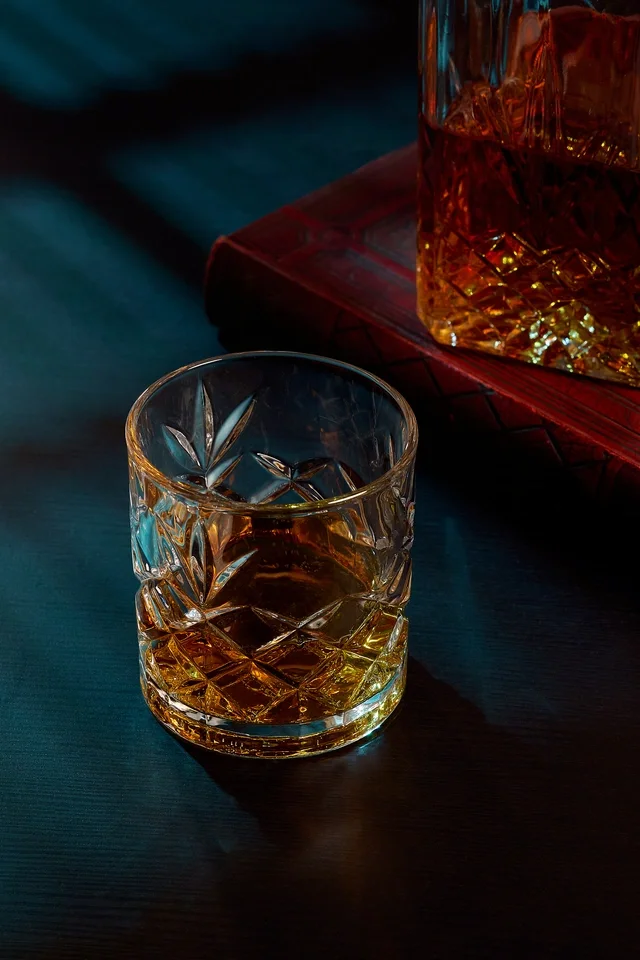 Toronto_FoodPhotographer_CarbelleDjossa_nightDrinkwebp.webp