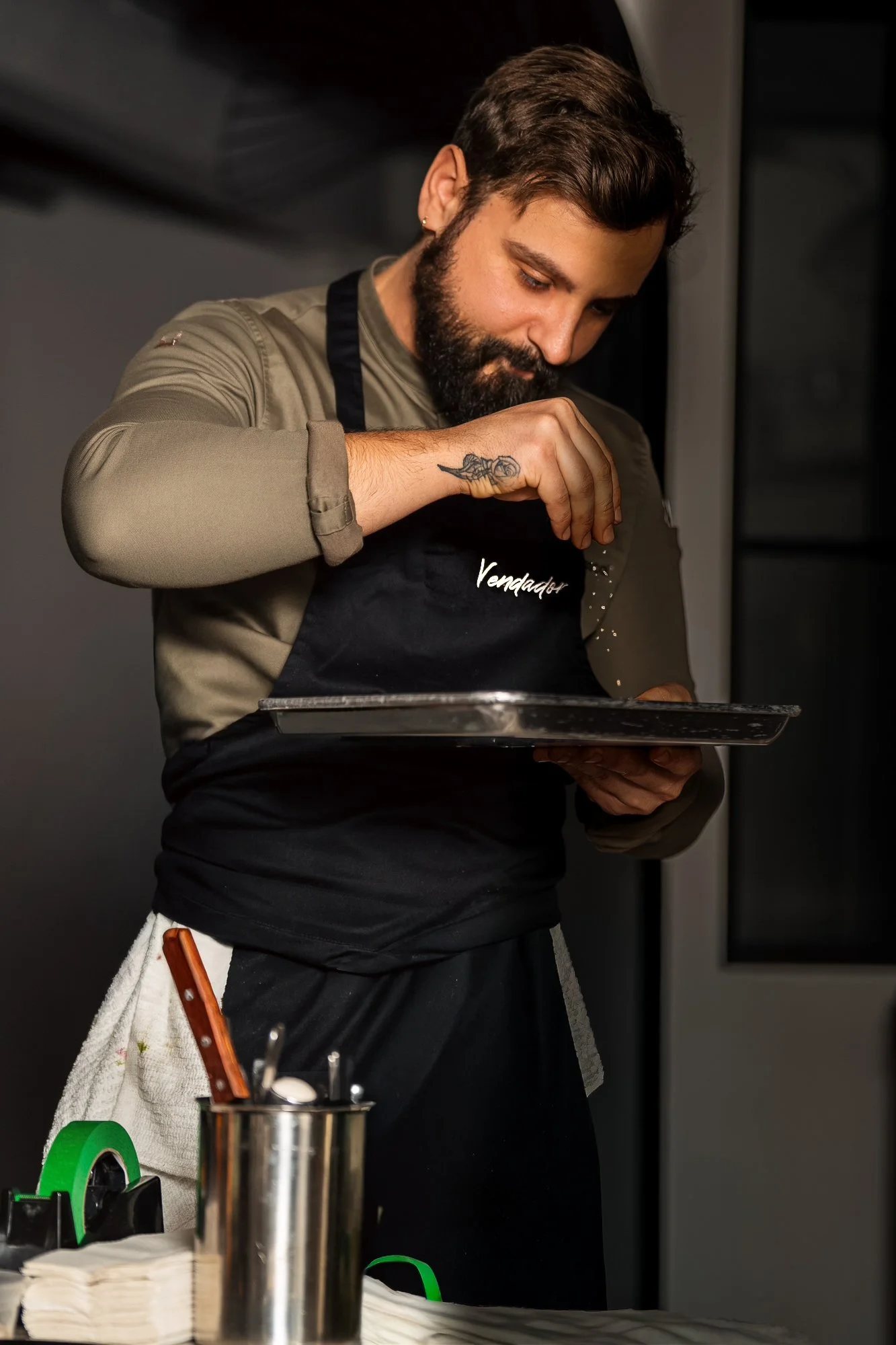 Personal Chef Chicago vs. Private Chef: Which One Do You Need?