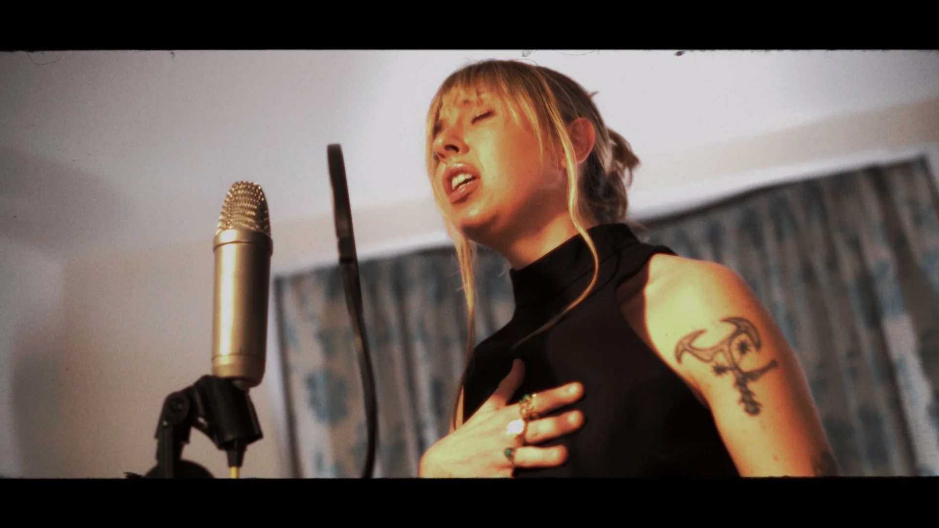 Tash Breeze - Reality Live EP Session [EDIT]_01_09_30_10.jpg