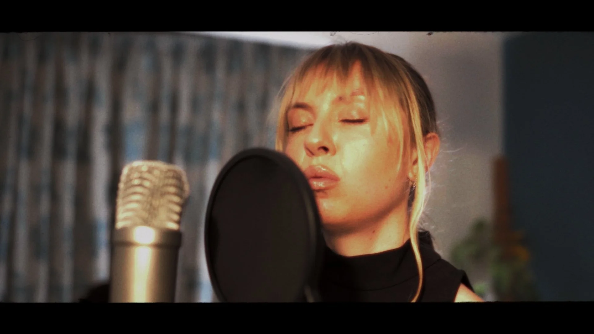 Tash Breeze - Reality Live EP Session [EDIT]_01_00_44_01.jpg