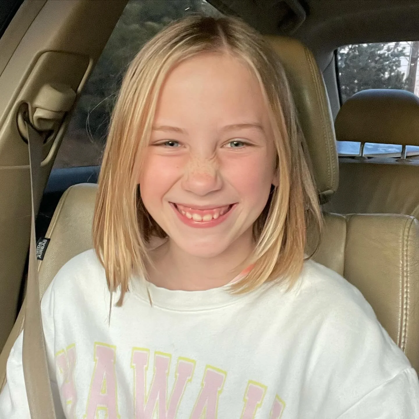 Sometimes I get to work on the cutest little clients, and then they send me super cute selfies. I love making people feel beautiful 🤩