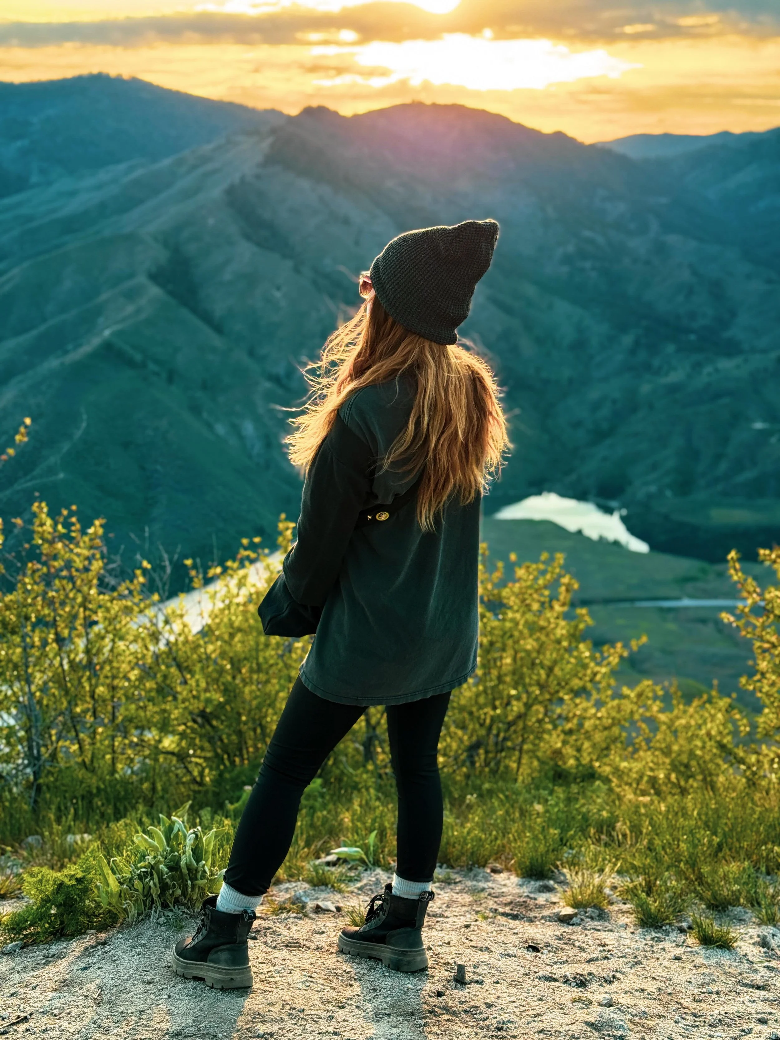 Hey April, sorry I&rsquo;m late
&bull;
&bull;
&bull;
&bull;
I&rsquo;ve been seeing some things.

Moving to 📍Boise has been one of the best things I&rsquo;ve ever done. I&rsquo;m able to explore in my free time &amp; travel to new places like I&rsquo