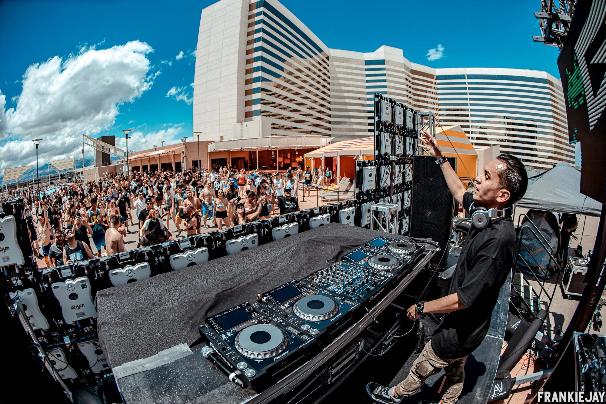 05-16-19-GEO-BASSCON POOL PARTY-0457.jpg