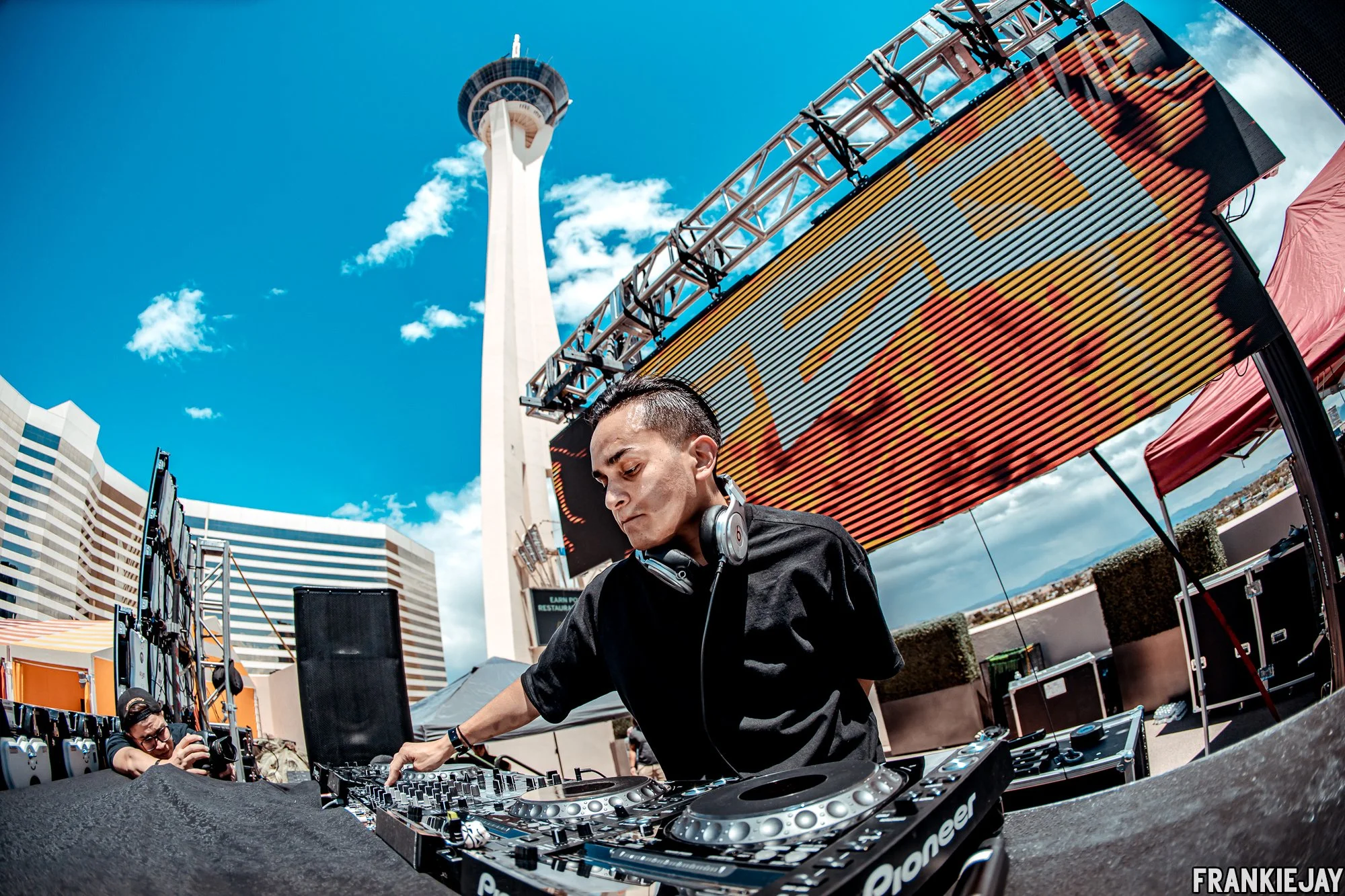 05-16-19-GEO-BASSCON POOL PARTY-0392.jpg