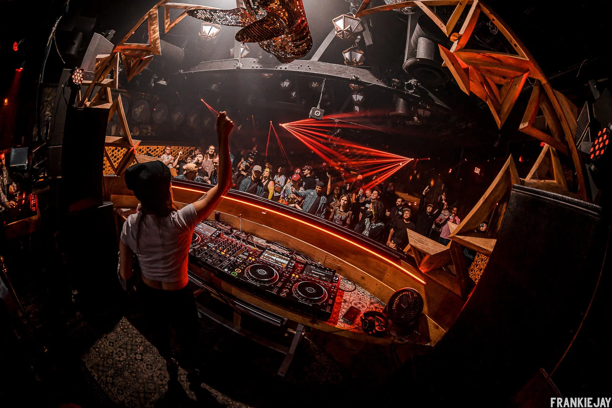 SPACE YACHT-SOUND NIGHTCLUB-GHOSTINREALLIFE-8137.JPG