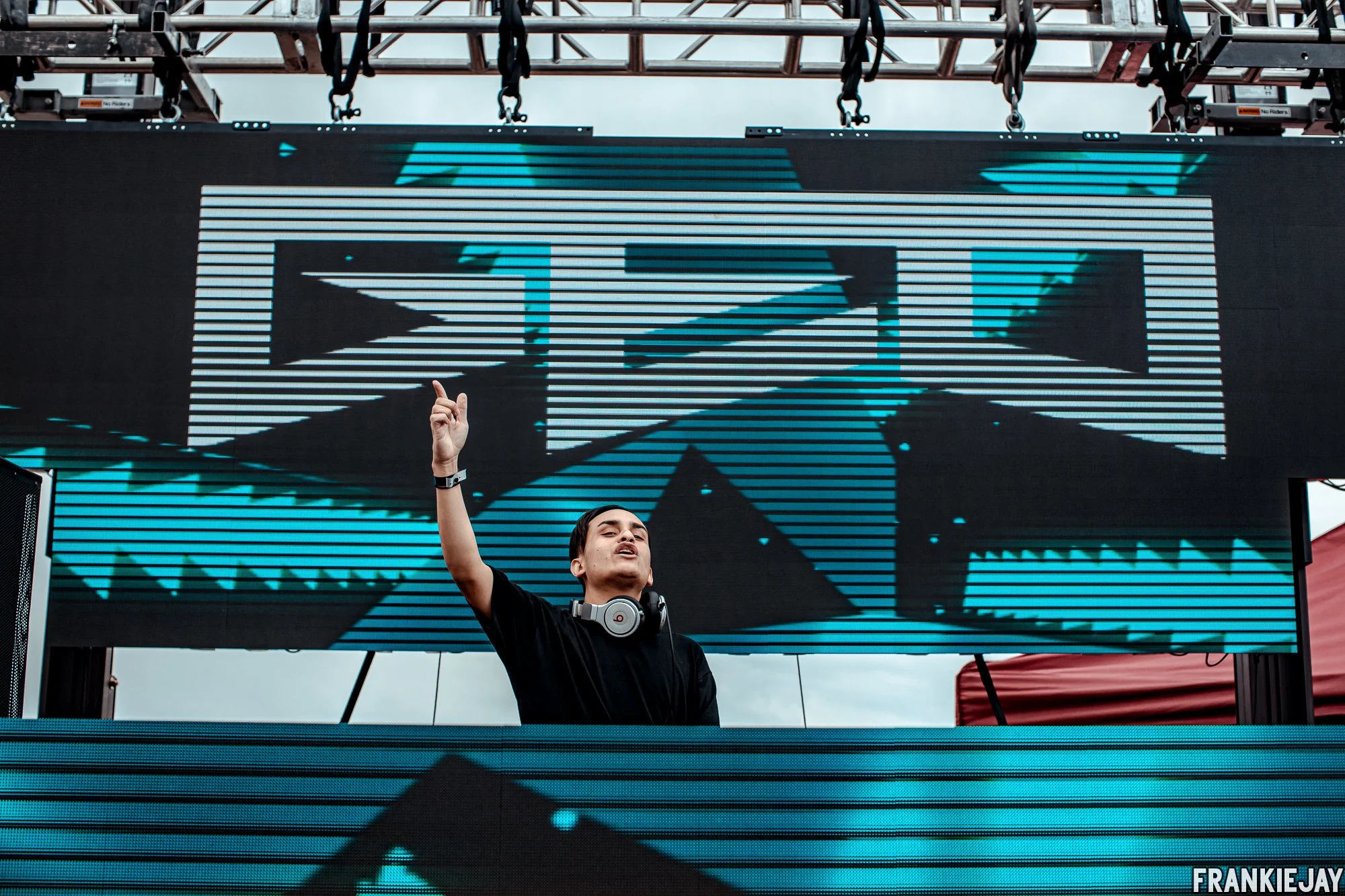 05-16-19-GEO-BASSCON POOL PARTY-0050.jpg