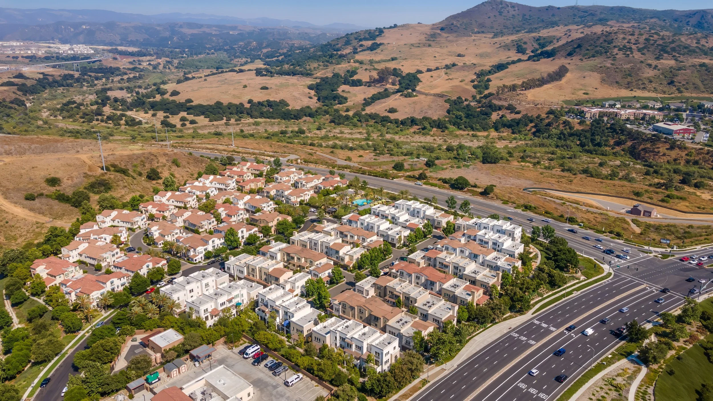 Highlighting Modern Suburban Homes in Foothill Ranch