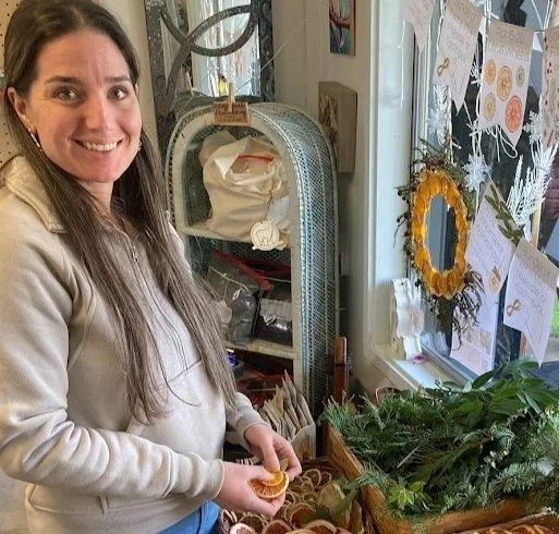 Molly- of Twine + Rind
Dried citrus garlands and stove top potpourri 