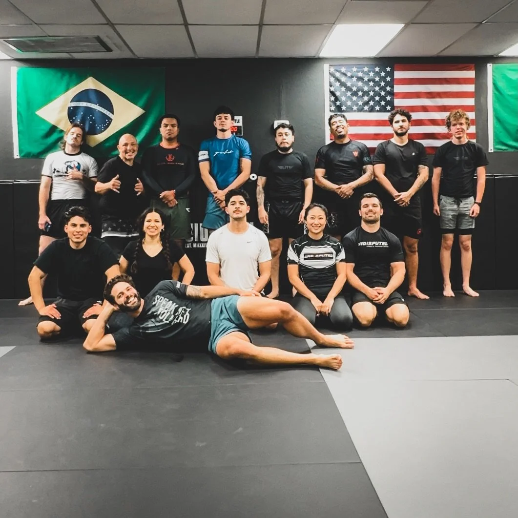 Tuesday night No Gi is a BANGER!! A mix between white belts and colored belts all coming together to learn the gentle (and sometimes not so gentle) art ⚔️