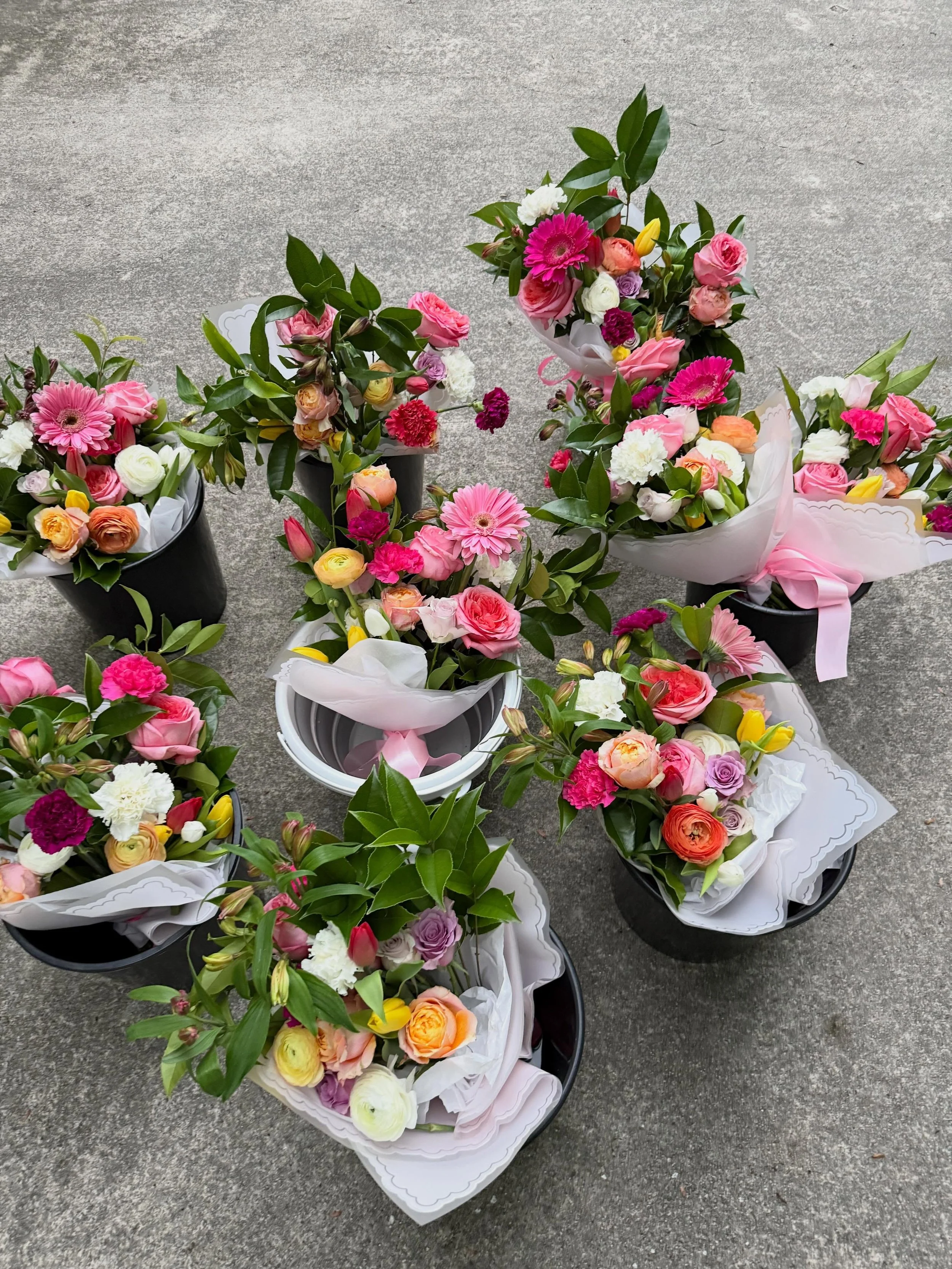 Mother&rsquo;s Day part 1. It was a long but fun sold out weekend! Last of the deliveries this morning. All the good good for the moms.😌 🌺 🌼 loved the color palette this year 🎨. 
P.S. if you know this song reference, you know ball. and it kept me