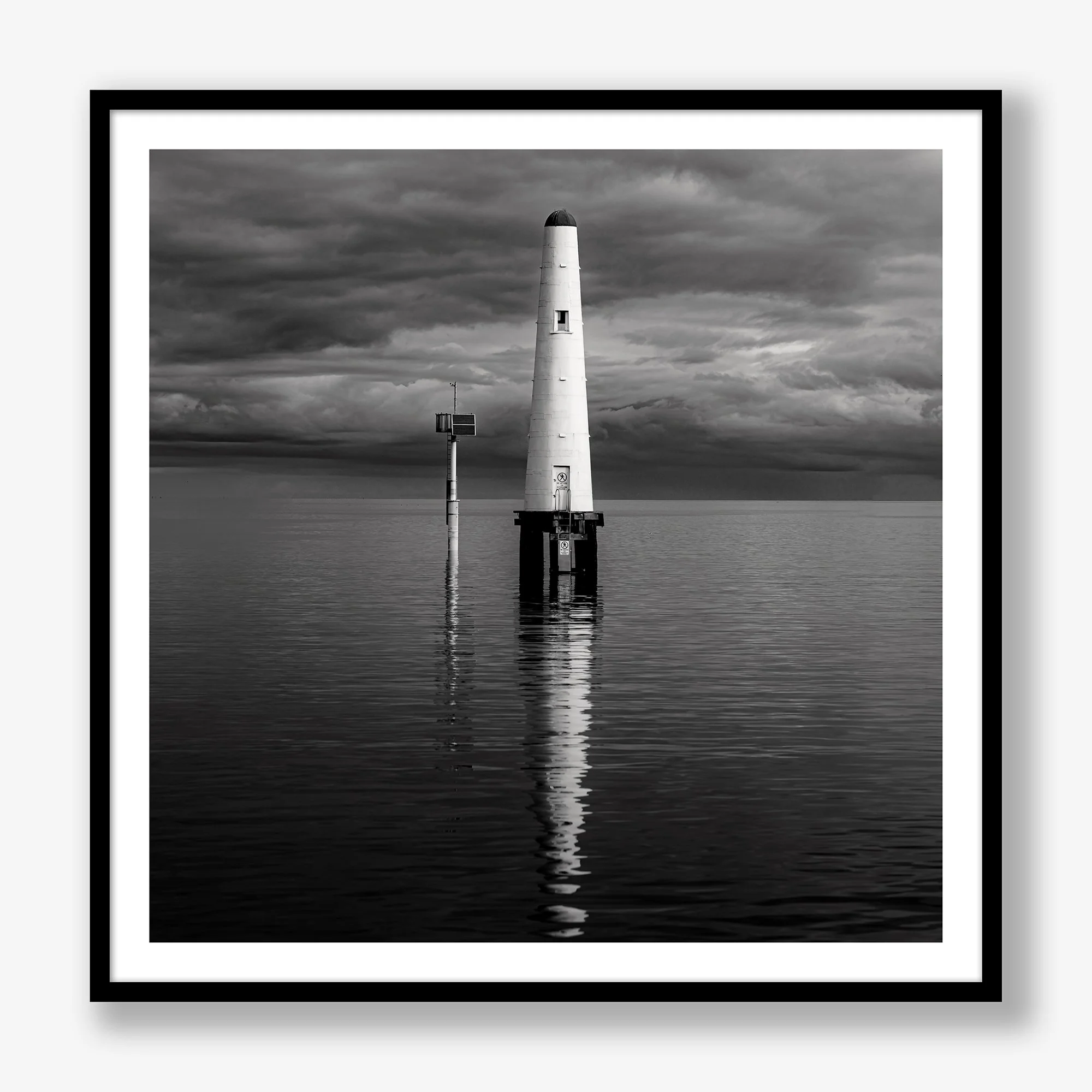 beacon-no8-bw-black.jpg