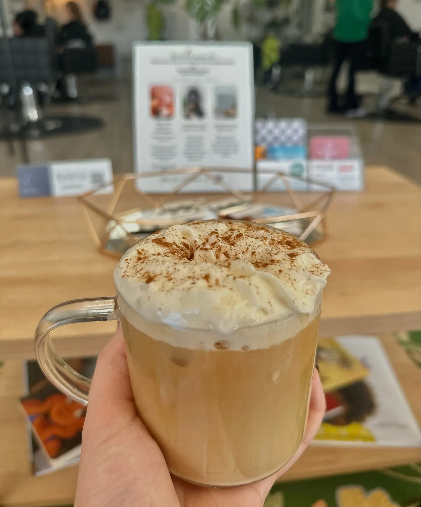 Coffee 🤝 hair appt: peak self care ✨🎀
DAYTON OHIO HAIR SALON | BEAVERCREEK OHIO HAIRSALON