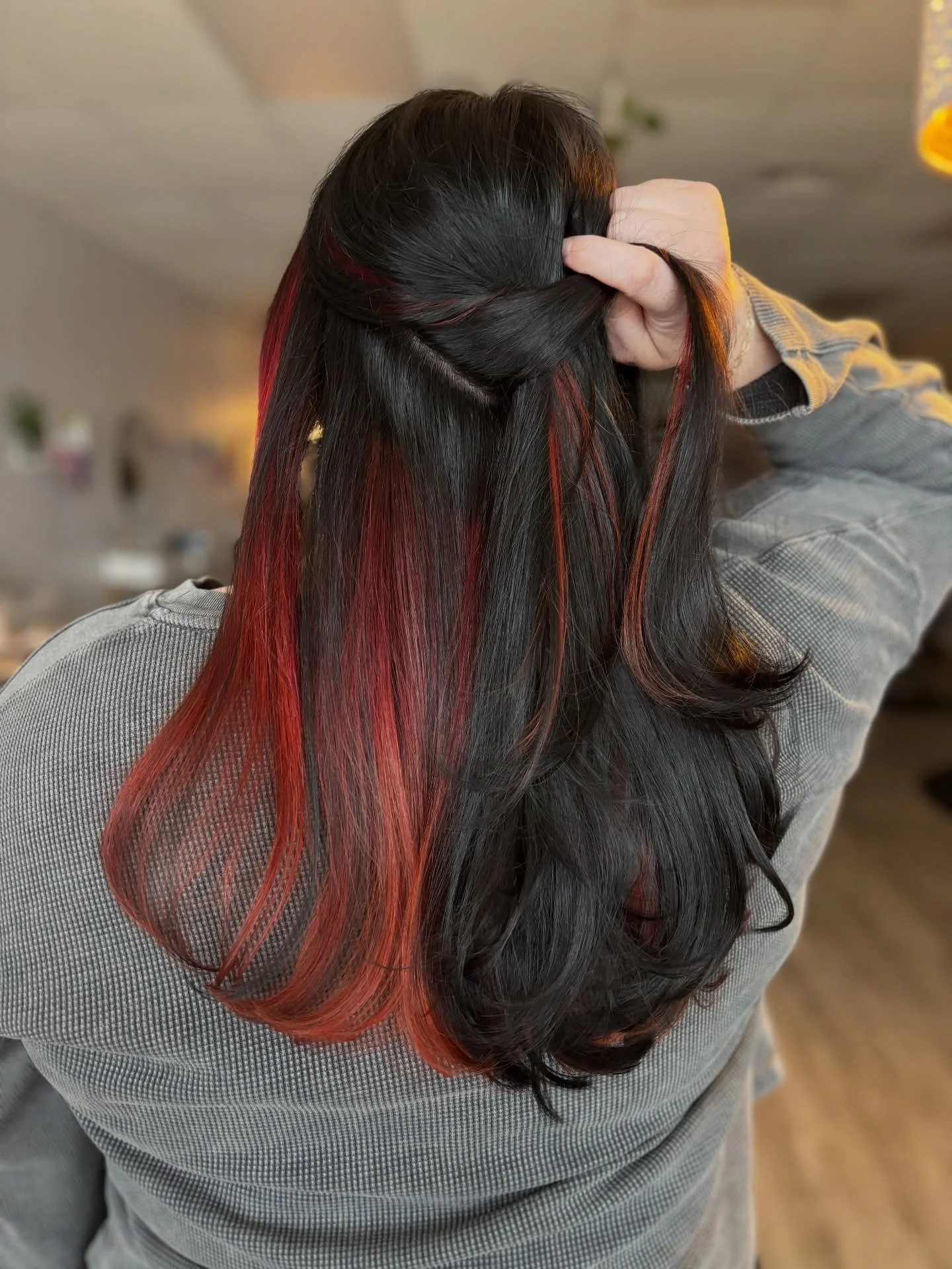 lil before &amp; after for your feed🖤

transformative color by  @beautybyravenn 🤌

DAYTON OHIO HAIRSTYLIST | BEAVERCREEK OHIO HAIR SALON | OHIO VIVID SPECIALIST | DAYTON VIVID HAIR