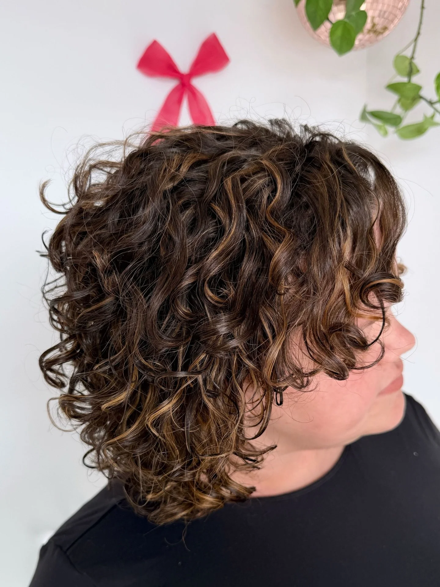 ✨CURLY DIMENSION ✨

Here&rsquo;s 3 reasons you need curly color 🙂&zwj;↕️⬇️

1️⃣ Enhances your natural curl pattern &mdash; strategic color placement makes curls pop and gives your shape more movement.
2️⃣ Low-maintenance grow out &mdash; lived-in di