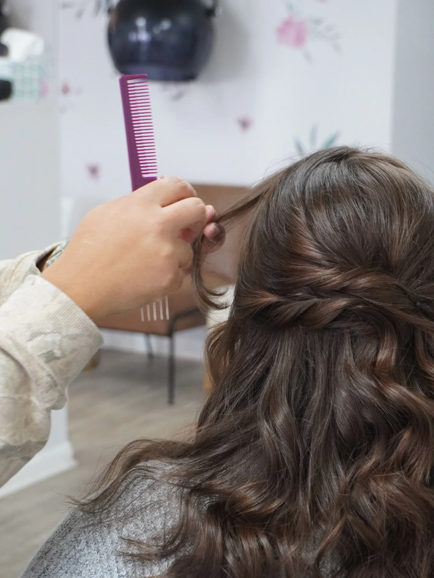 Spring appointments are filling ✨🌱

For our clients planning a bigger change, we recommend booking 3&ndash;5 weeks in advance to allow time for a thoughtful, customized approach.

Every transformation starts with a consultation&mdash;because your ha