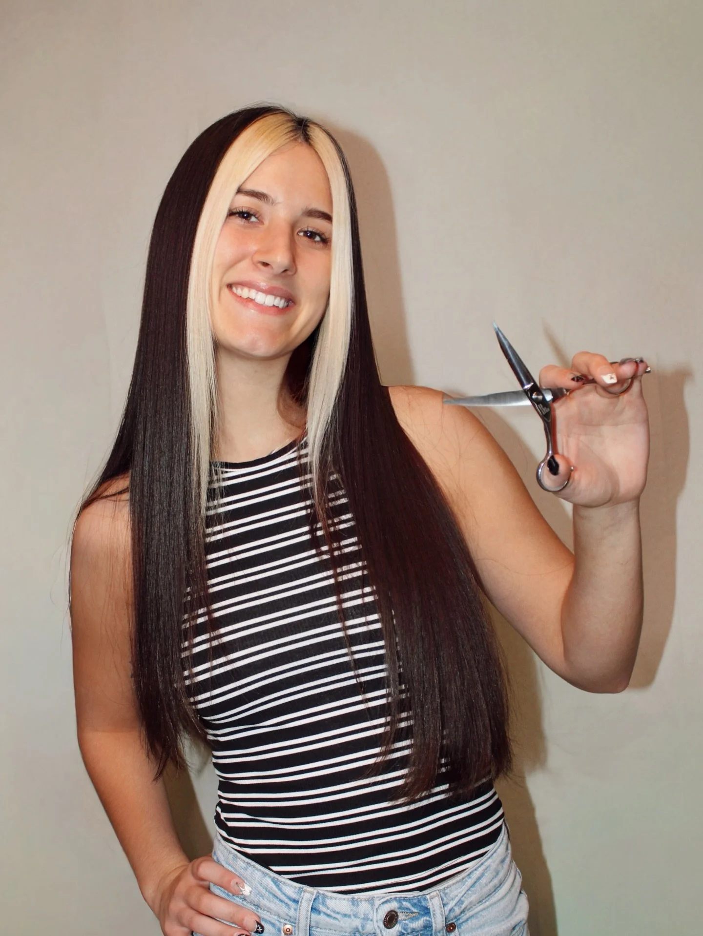 Stylist spotlight➡️ ✨ELAINA✨

Elaina is your go to girl for soft dimension and vivid colors!

You can book with her using the link in bio! 🔗