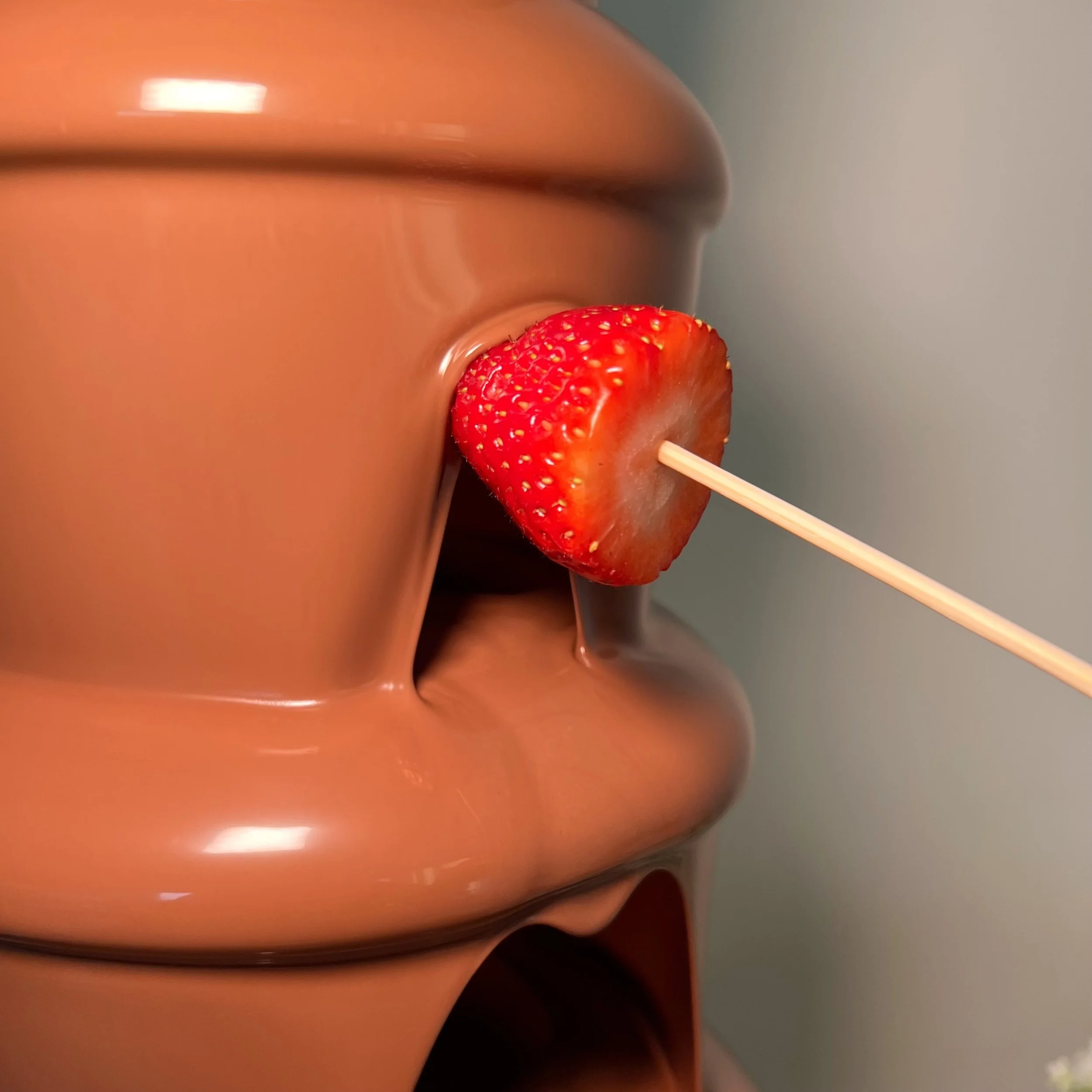 Elevate your corporate event across London, Essex, Kent & Surrey with our personalised chocolate fountain!