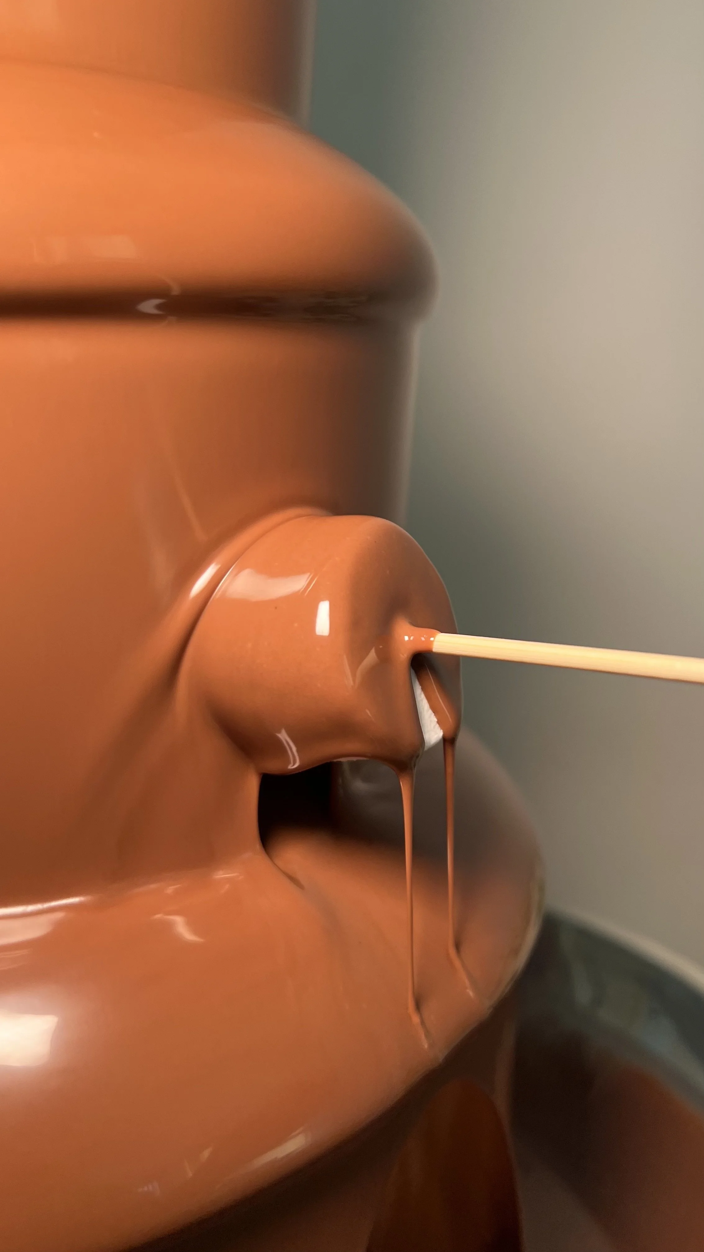 Contact us for delicious chocolate & a fun digital display at your corporate event (London, Essex, Kent, Surrey)