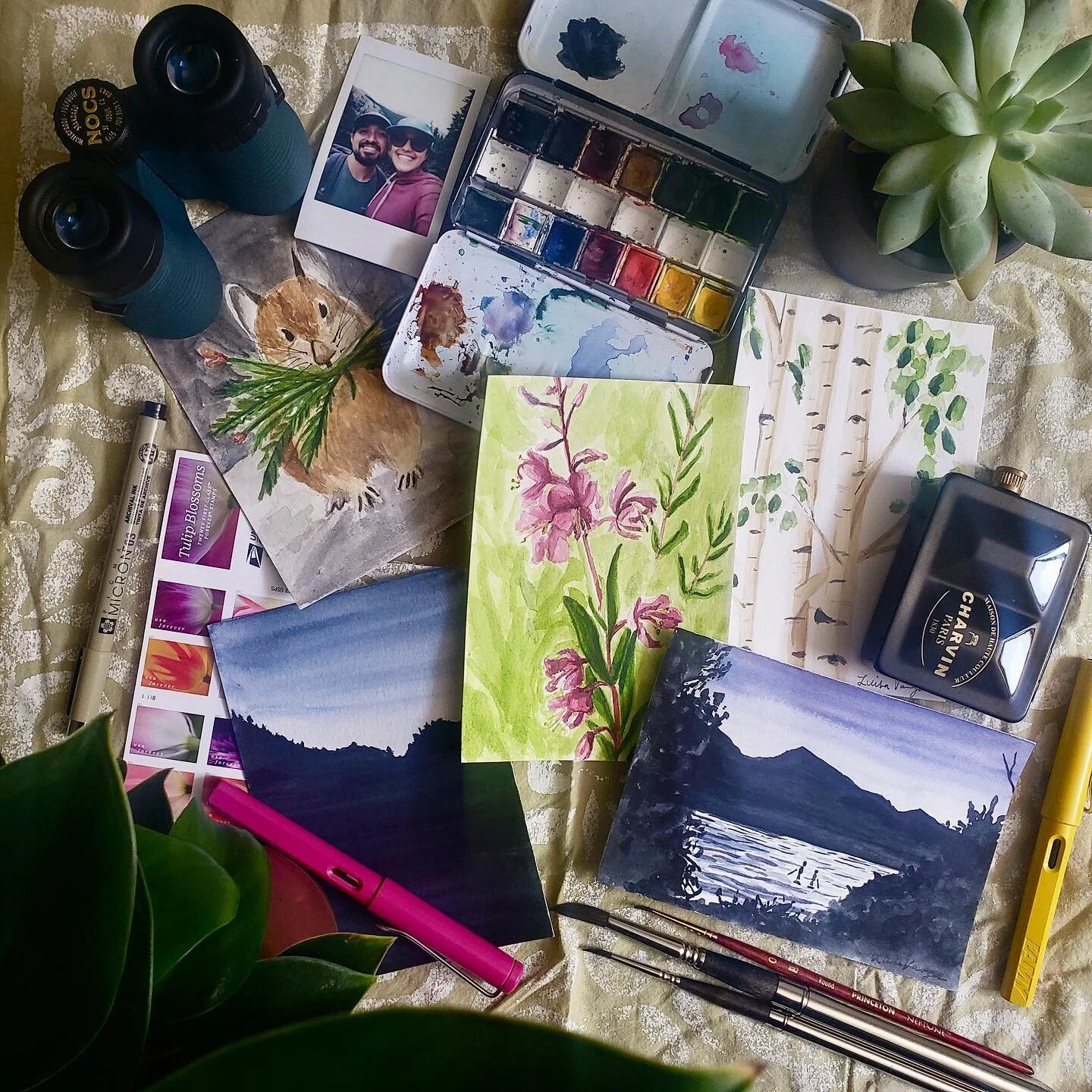 next batch of postcards are out and in the weird world that is the us postal system💌 

i hope those getting these find a little joy in my short note dedicated to them✨ 

in other random thoughts, does anyone know what happens to mail sent out intern