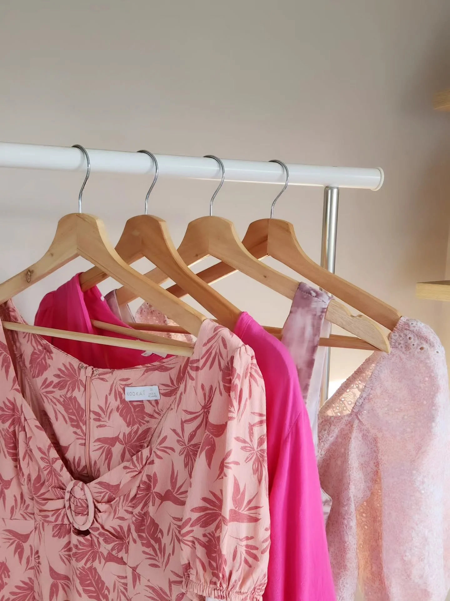 Swipe for previews of our latest Spring collection. Arriving this Friday 

Which is your fave?

#prelovedclothes #vintage #opshopfinds #sustainablefashion #smallbusiness #aussiefashion #pink #secondhandclothes