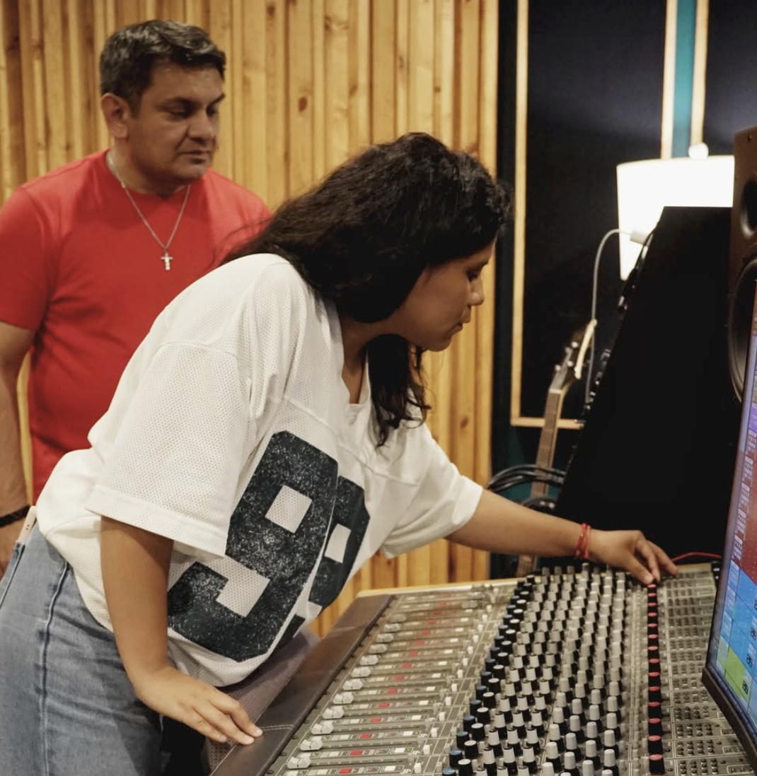 Spanish-Speaking Recording Engineer in Kansas City