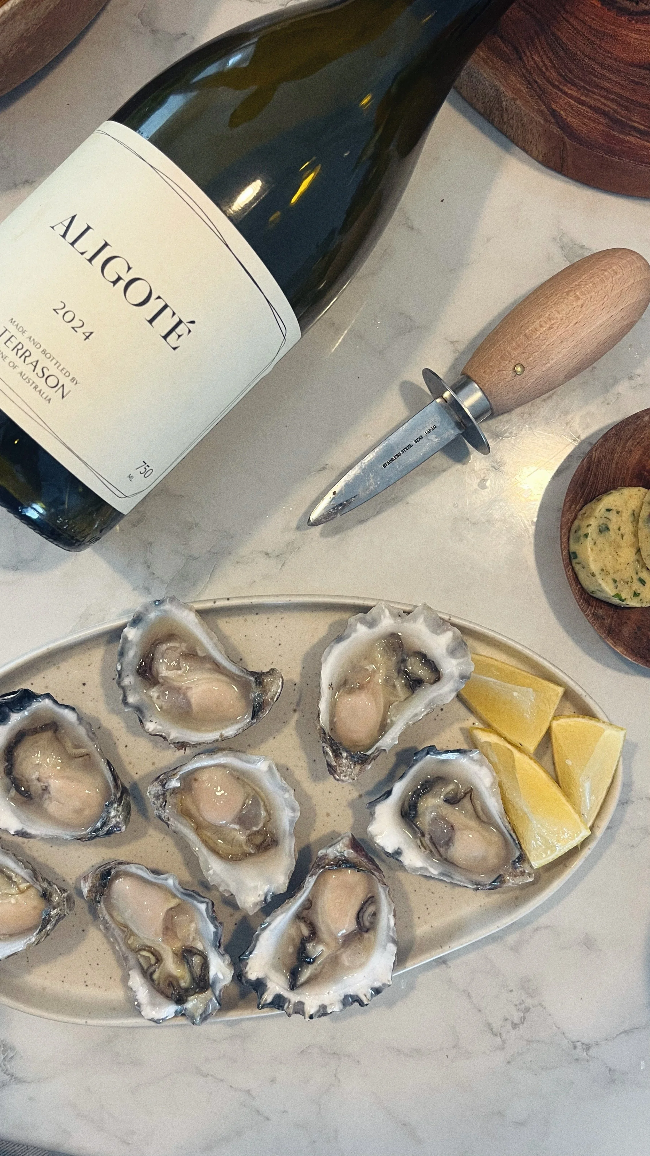 Merimbula Rock Oysters, Aligoté.