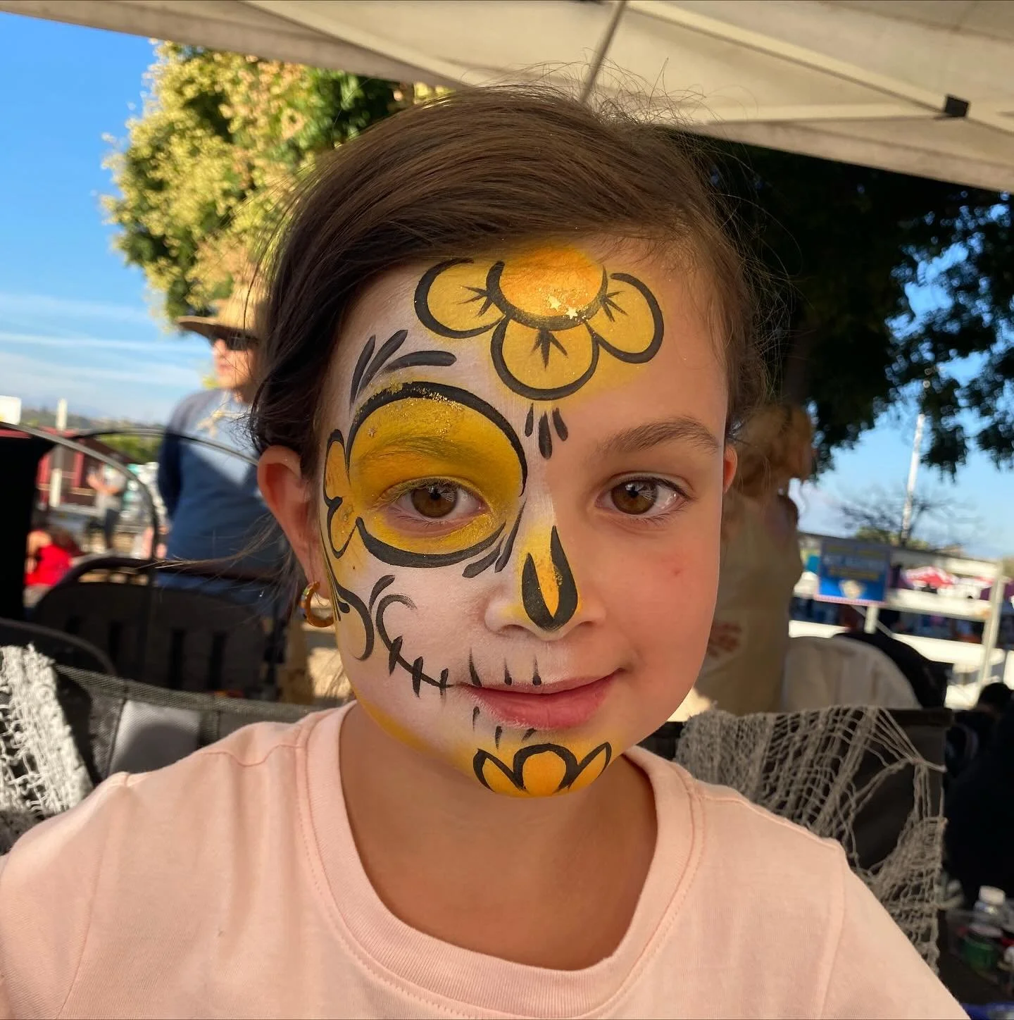 Another wonderful day at @cpppumpkinfestival — and grateful to have collaborated with @happylittlefacesbyale! 
#pomonafacepainter #claremontfacepainter #calpolypumpkinpatch