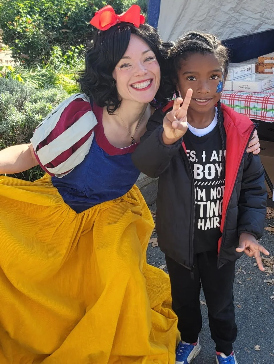 Thank you to everyone who stopped by the KidZone @claremontfarmersmarket to say hello, add color through face paint, take the treasure hunt challenge, and make a wish in the wishing well! #snowhite