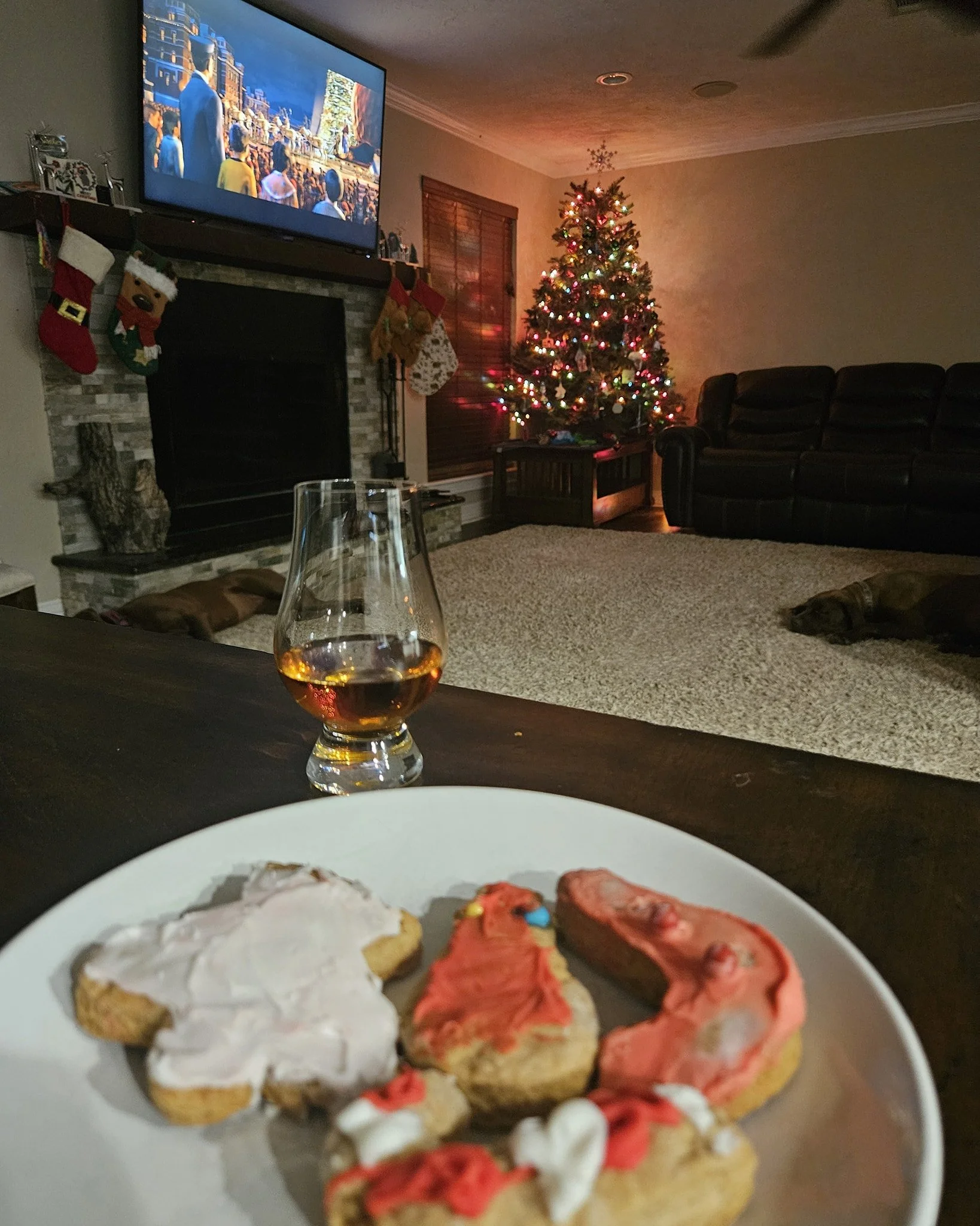 Who else left Santa some BFD under the tree 🙋&zwj;♂️
.
PS he loved the new Amburana blend!
.
#bfdistilling #santasfavorite #texaswhiskey #whiskeyblend