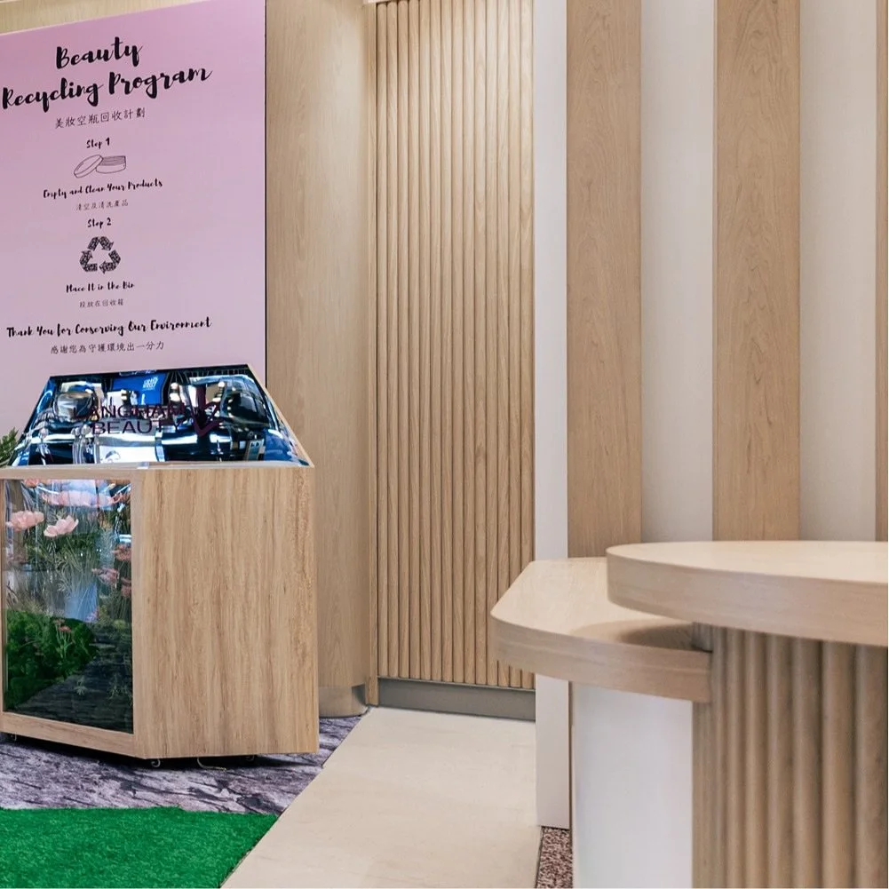 Earthero Studio curated The Urban Oasis art installation on the 1/F at Langham Place, creating a tranquil sanctuary amidst the holiday rush. Using sustainable materials like upcycled decorations and reusable structures, we combined festive scents, ca