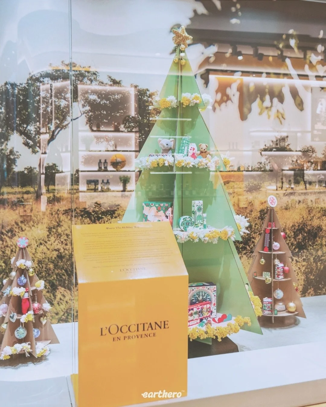🎄✨ L&rsquo;Occitane Christmas Campaign 2023 ✨🎄

A meaningful and sustainable project for @loccitane_hk 

Our goal? Minimise waste. ♻️ We achieved this by reusing materials and recycling wherever possible:
🌟 Christmas trees crafted from recyclable 