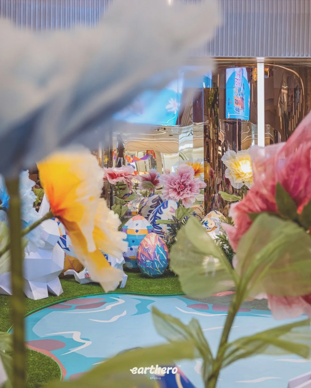 彩蛋 &bull; 紙之森 2024 @ Nina Mall 🐣🌳

All the vibrant, joyful patterns and the stunning floor illustration in this setup were created by the talented @gabyteresart 🌸✨

Originally from Jakarta, Indonesia, and now based in Hong Kong, Gaby has an incred