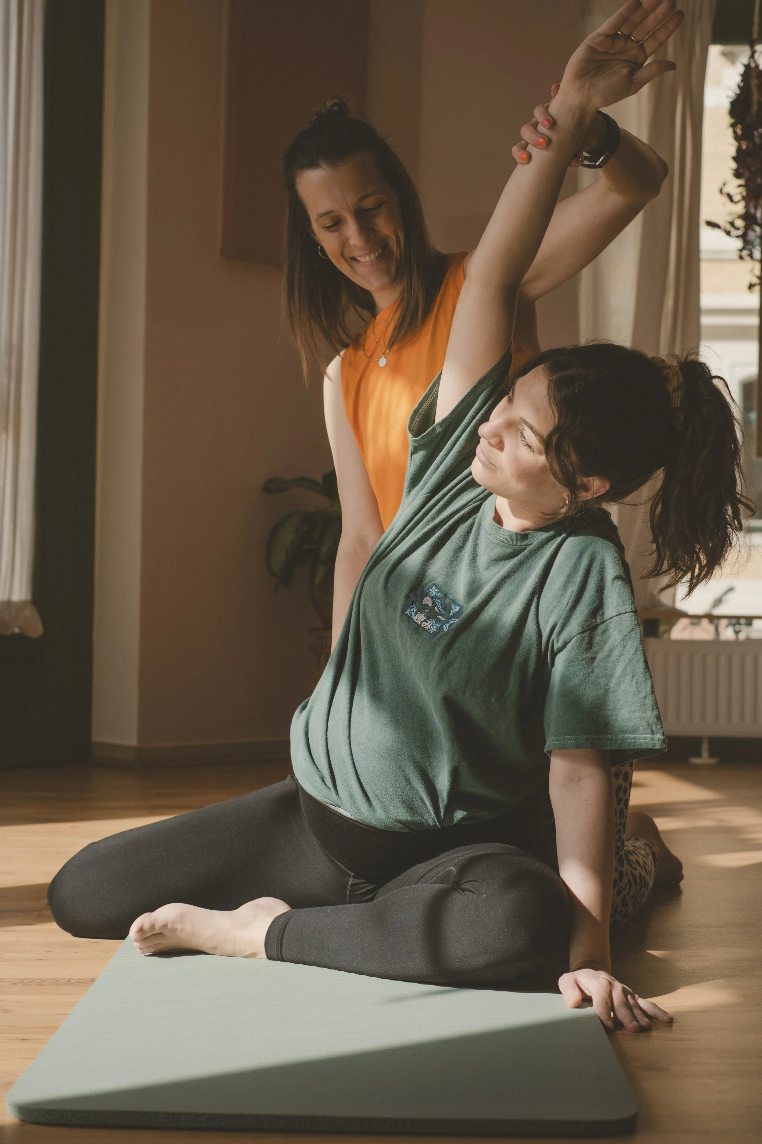 pilates in der Schwangerschaft und nach der Rückbildung Babybauch Pilates für mamas