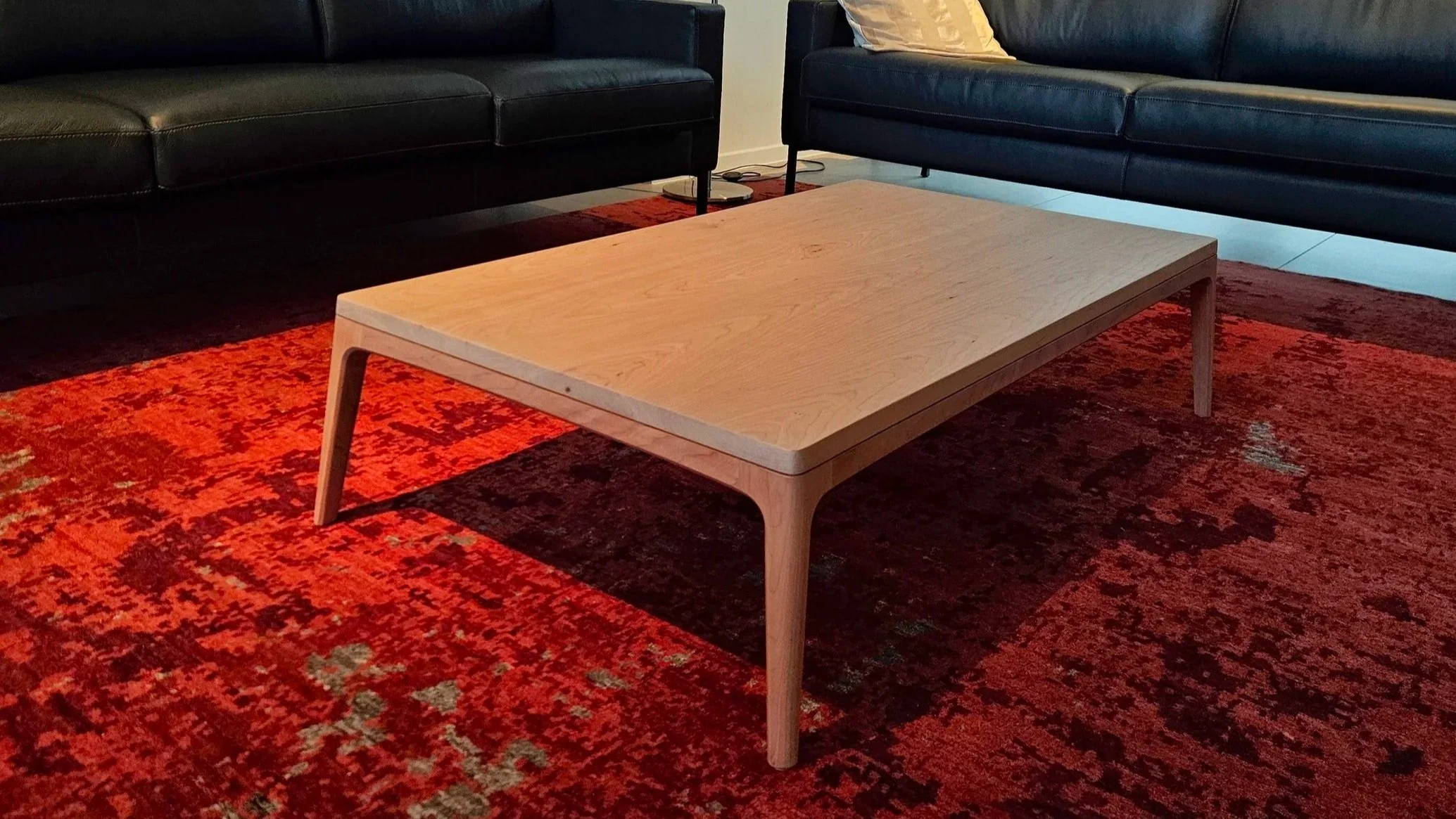 Salontafel in kerselaar