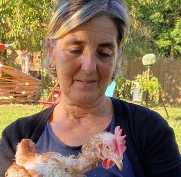 Ines Zehnder: In Ihrem Refugium im Elsass flüstert man von ungebrochenen Liebe, die Mensch und Tiere miteinander verbringen