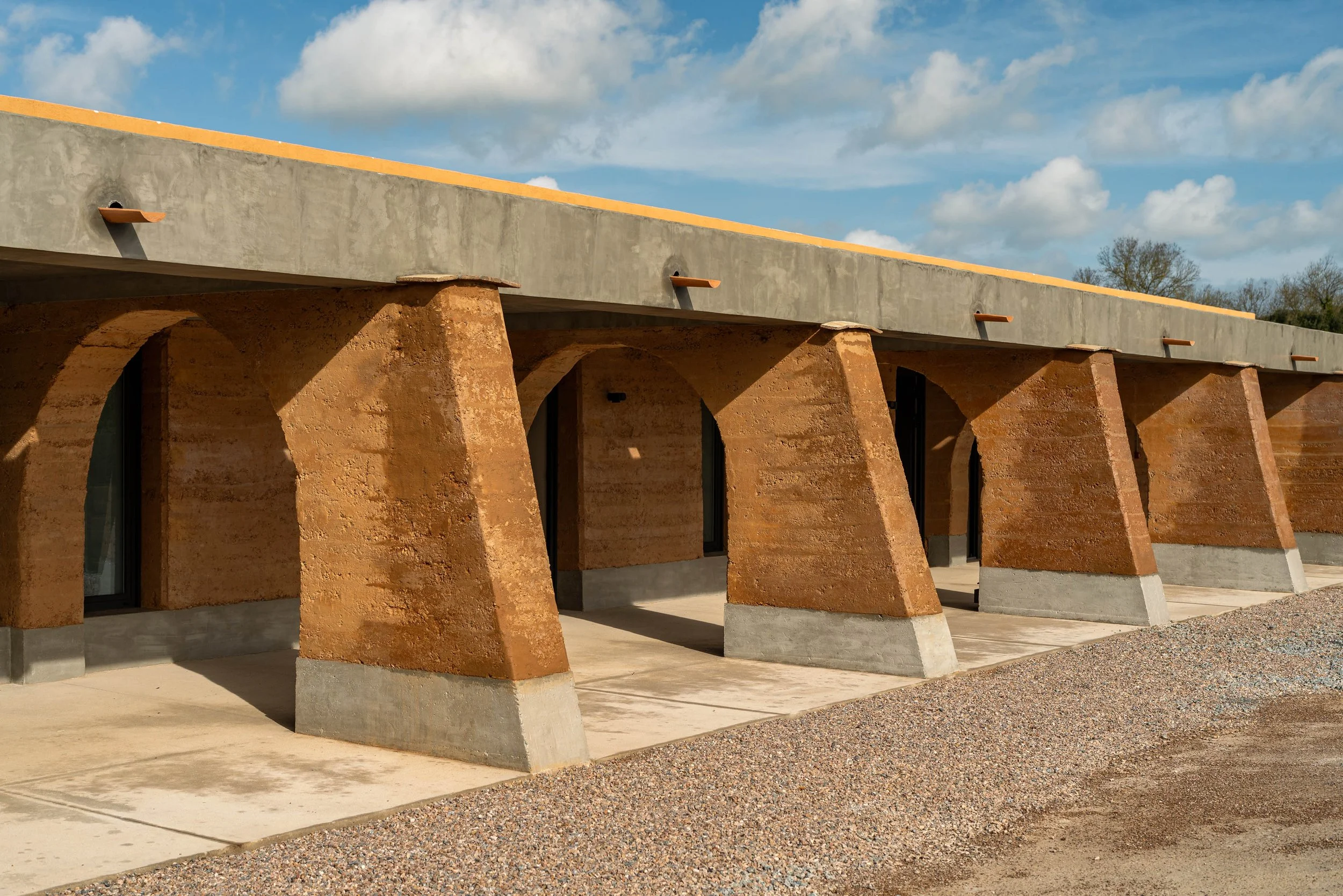 CONSTRUÇÃO DURÁVEL: materiais pensados para durar (e sentir-se)