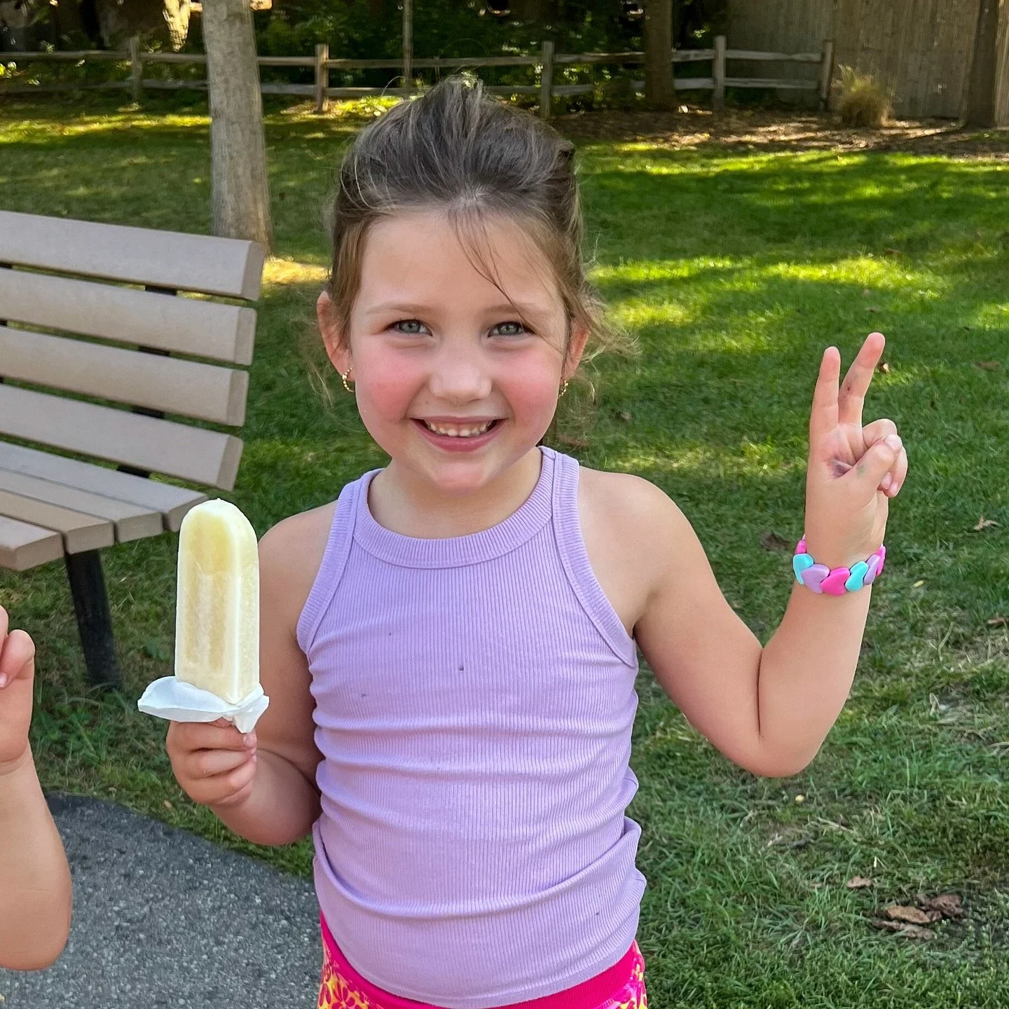 ✨✌️ Peace, pops, and pure happiness! Nothing beats a sunny day with Lofty Pops in hand 💛 

Our chef-crafted frozen fruit pops are always made with real organic fruit
✅ Natural ingredients
✅ Gluten-free
✅ Dairy-free
✅ Allergen-friendly

📍 Find us at