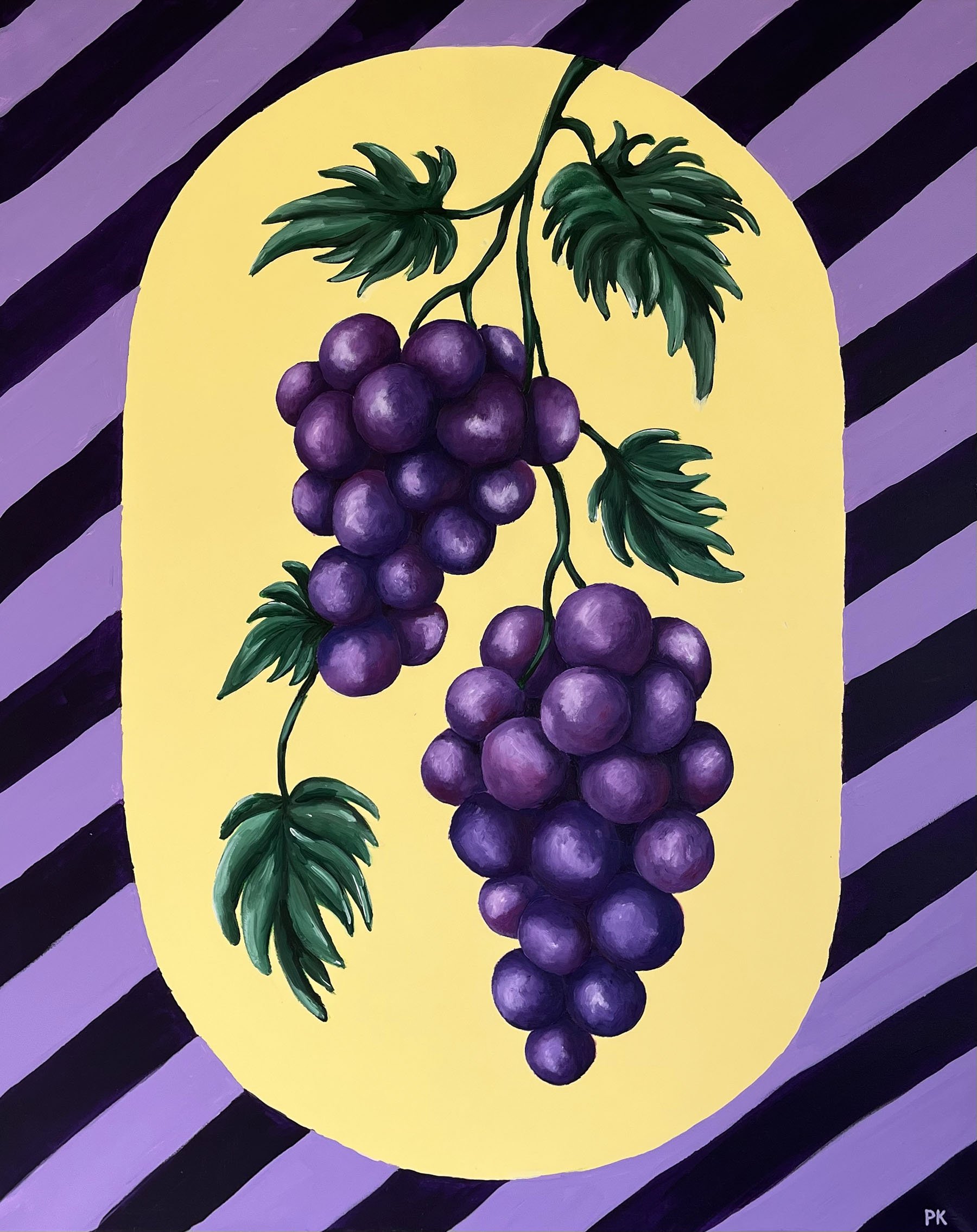 Värikäs maalaus, jossa violetit viinirypäleet vaaleankeltaista taustaa vasten, maalausta kehystää violetti vinoraitainen kuvio