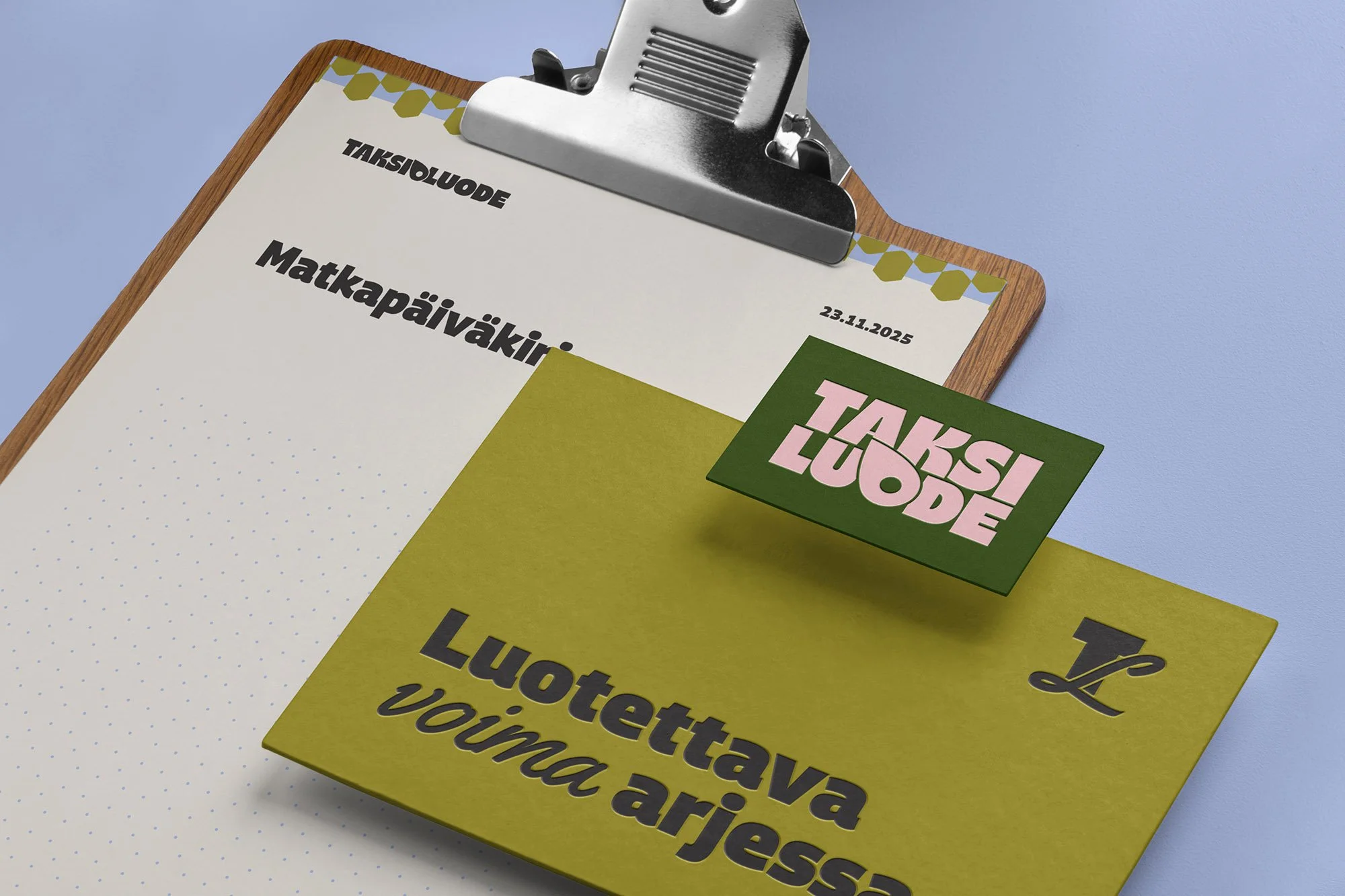 Yritysilme painomateriaaleissa: käyntikortit & matkapäiväkirja