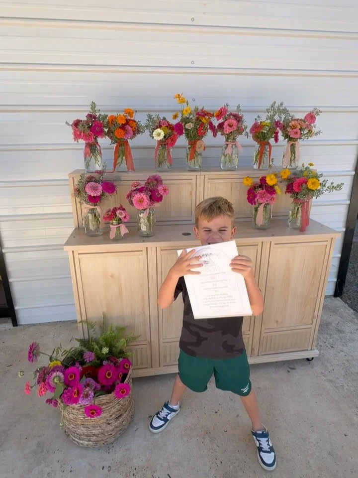 🌻 BIG NEWS from the McDonalds! 🌻
Charlie is super excited to announce that our little roadside Farmstand is OFFICIALLY OPEN and in business! 🌼

Here&rsquo;s the rest of our opening weekend itinerary:
📅 Thursday (today): open until 6PM
📅 Friday, 