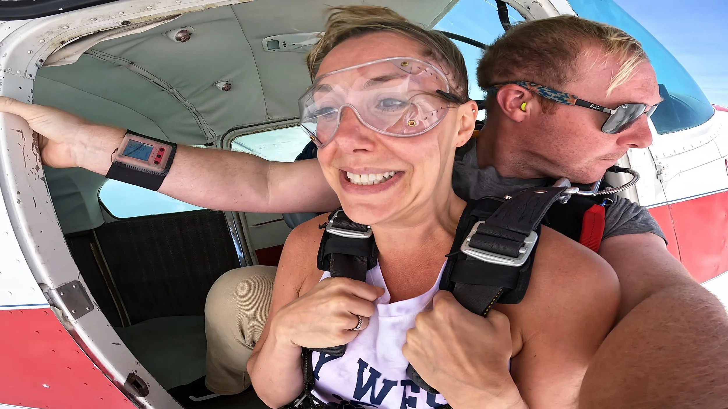 10,000 Feet of Clarity: What Skydiving Revealed About Fear, Trust, and Transformation