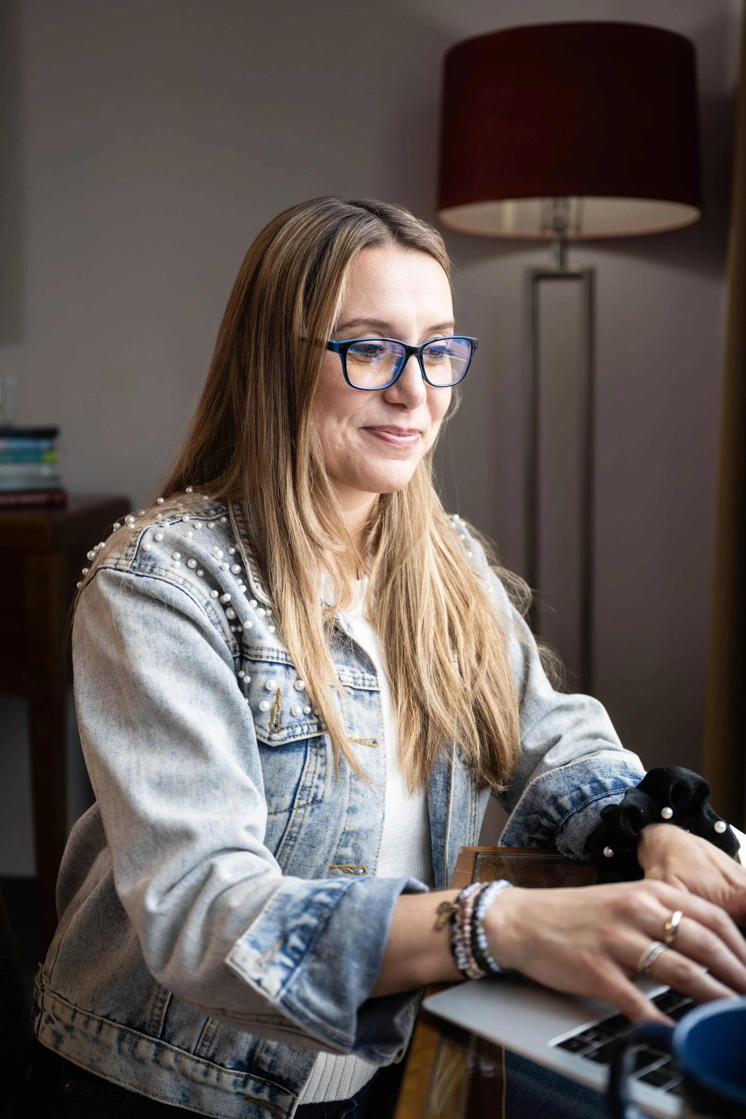 A Pause Before the New Year: Reflection Questions to Close the Year with Clarity and Intention