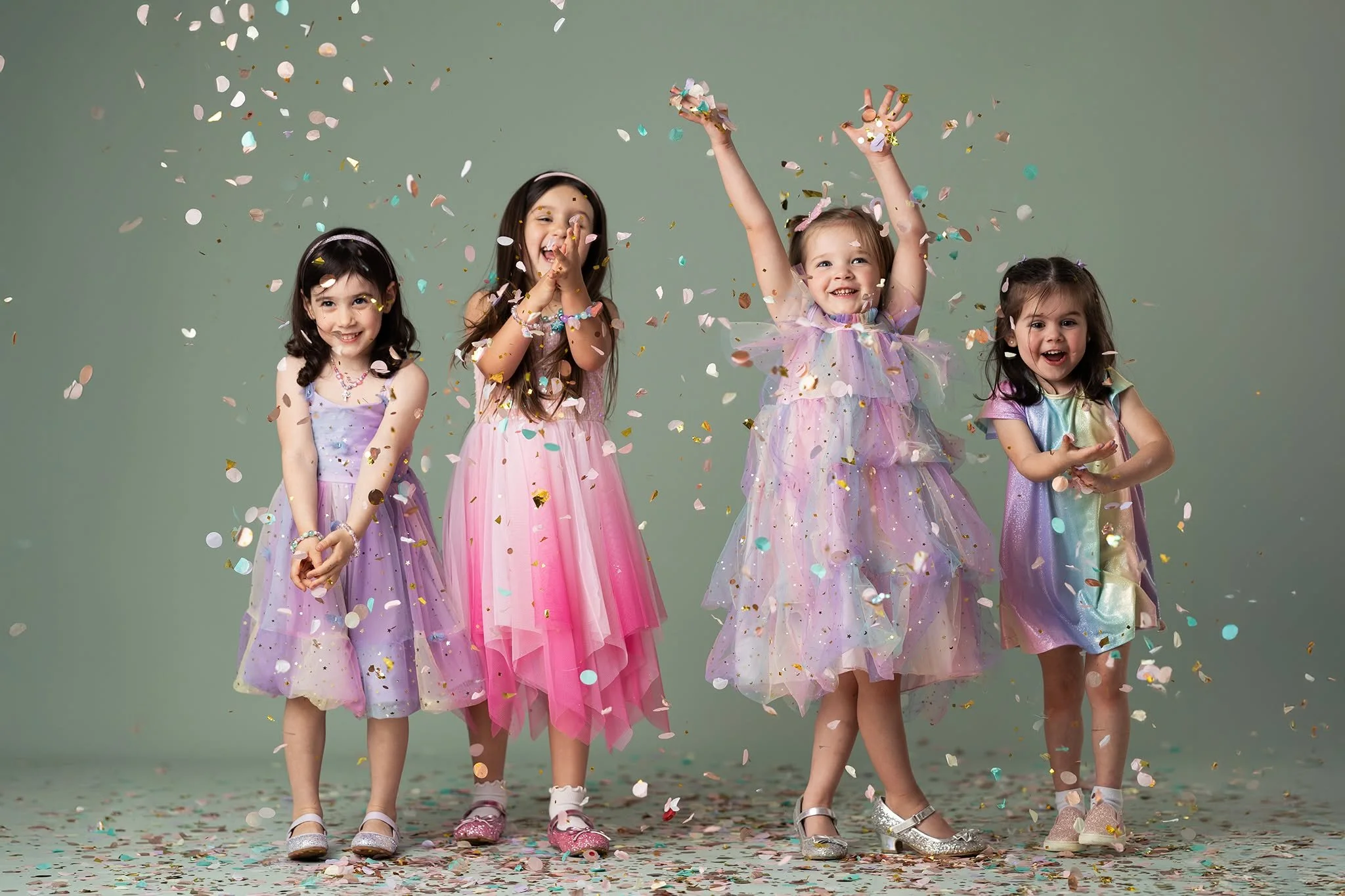Bestie Confetti = the ultimate girls&rsquo; day 💕🎊

Nothing better than laughing with your best friends while confetti flies everywhere! So many colorful backdrops to choose from (literally one for every vibe 😍) and SO much fun from start to finis