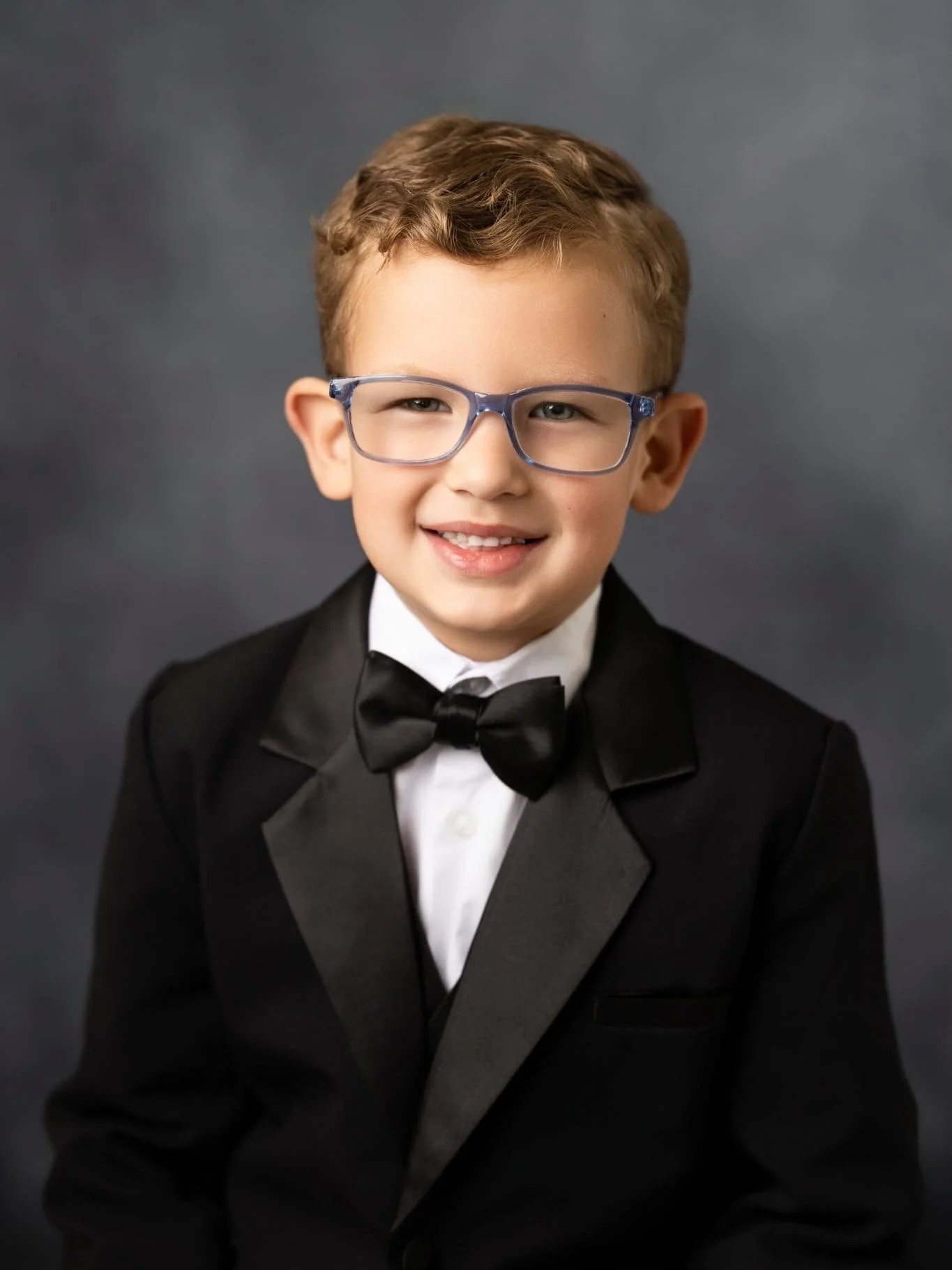 I think I found my new favorite graduation tradition. These drape &amp; tux photos are so beautiful and classic!