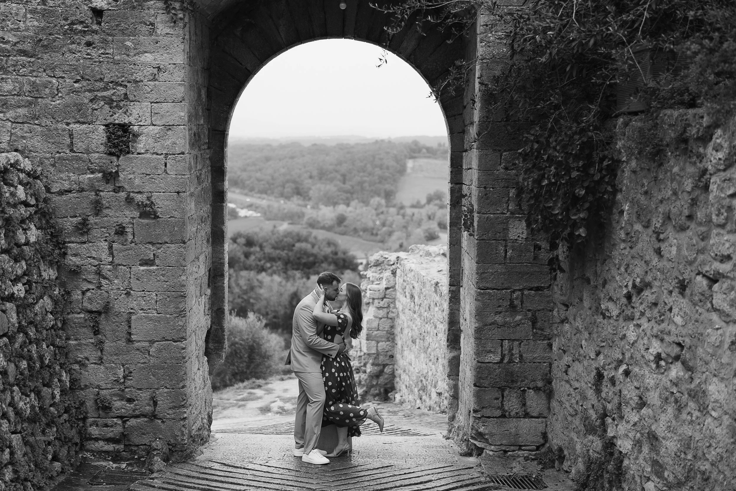 Proposal marriage in Tuscany
