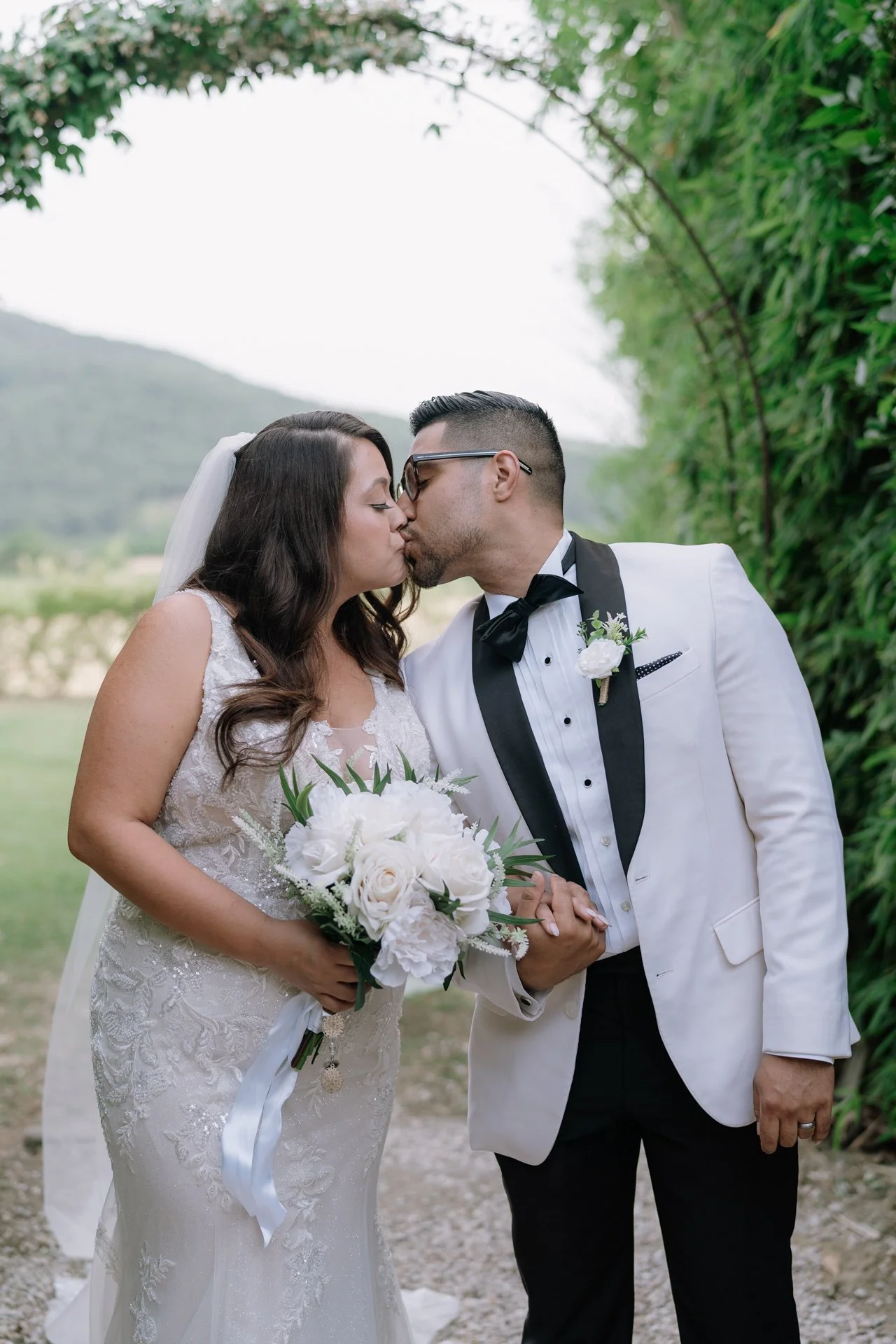 Emotional wedding photographer Tuscany