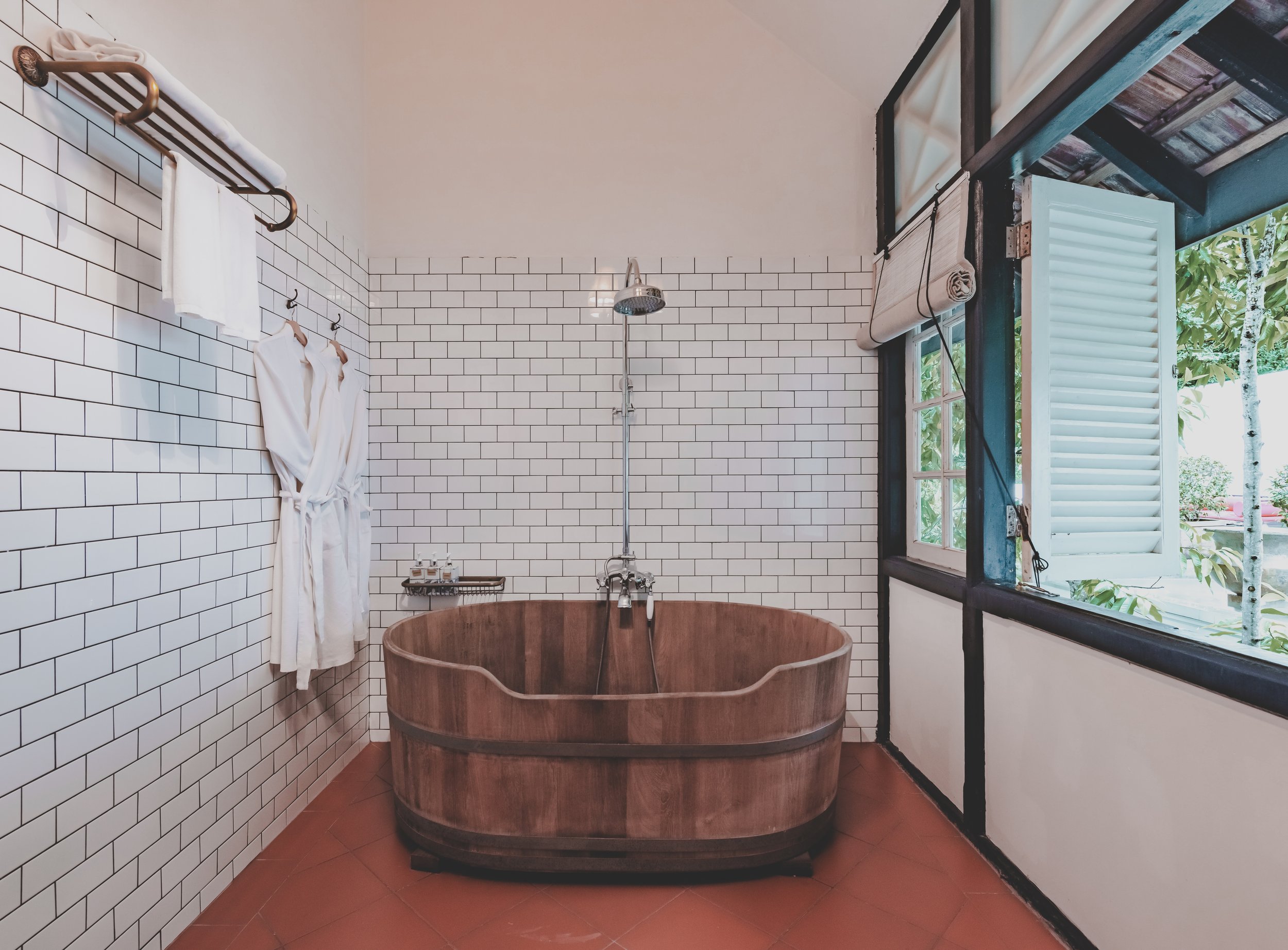 Deluxe room bathroom.jpg
