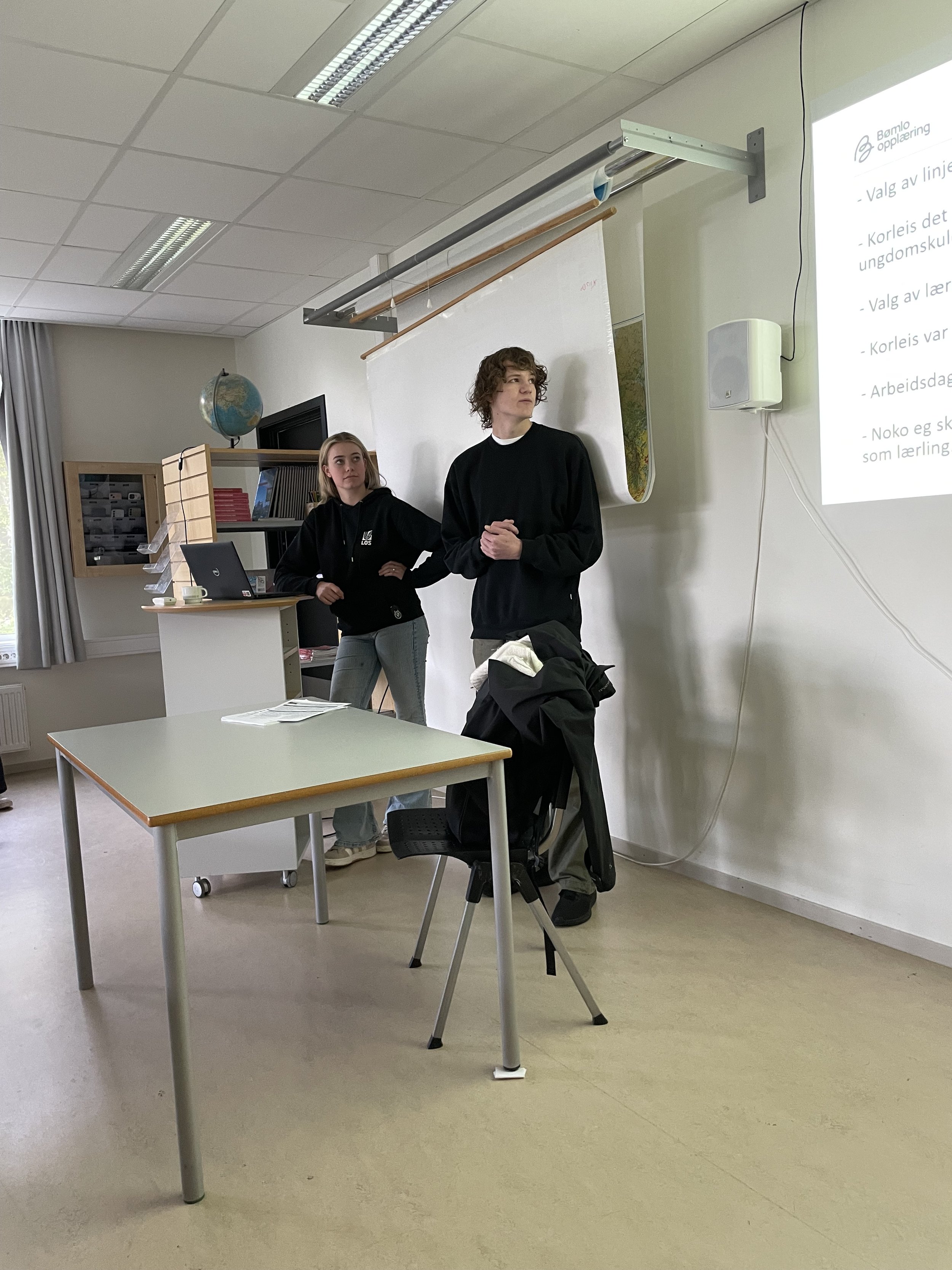 Engasjerte lærlingar besøkte 9. klasse på Moster