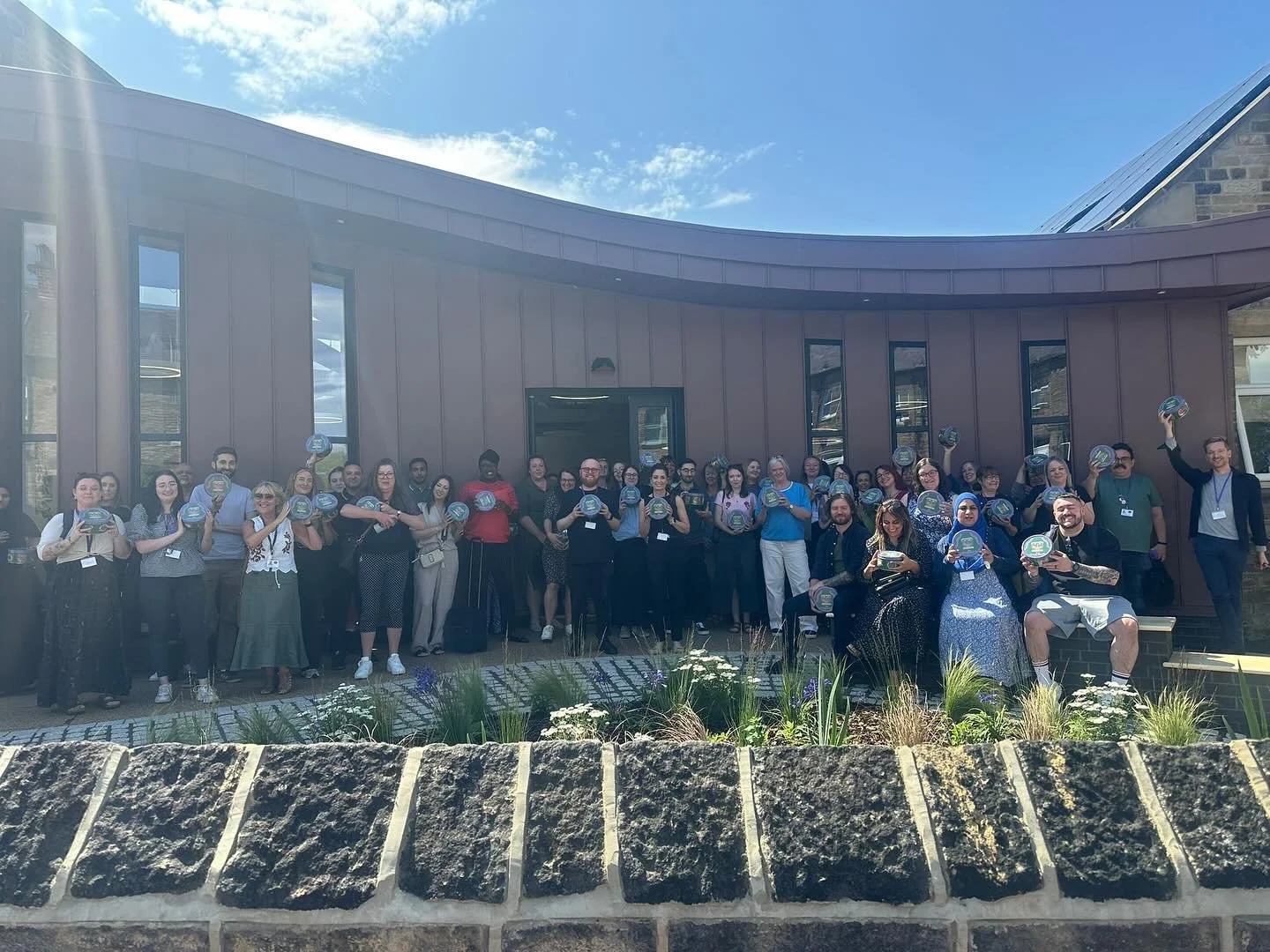 Love these pics from @thecellartrust! We distributed 400 of our Bradford Selection tins via The Cellar Trust and Mind in Bradford @bradfordcravenmind - these were free for people across the district who access these vital support services. ☕️🍪💛

#M